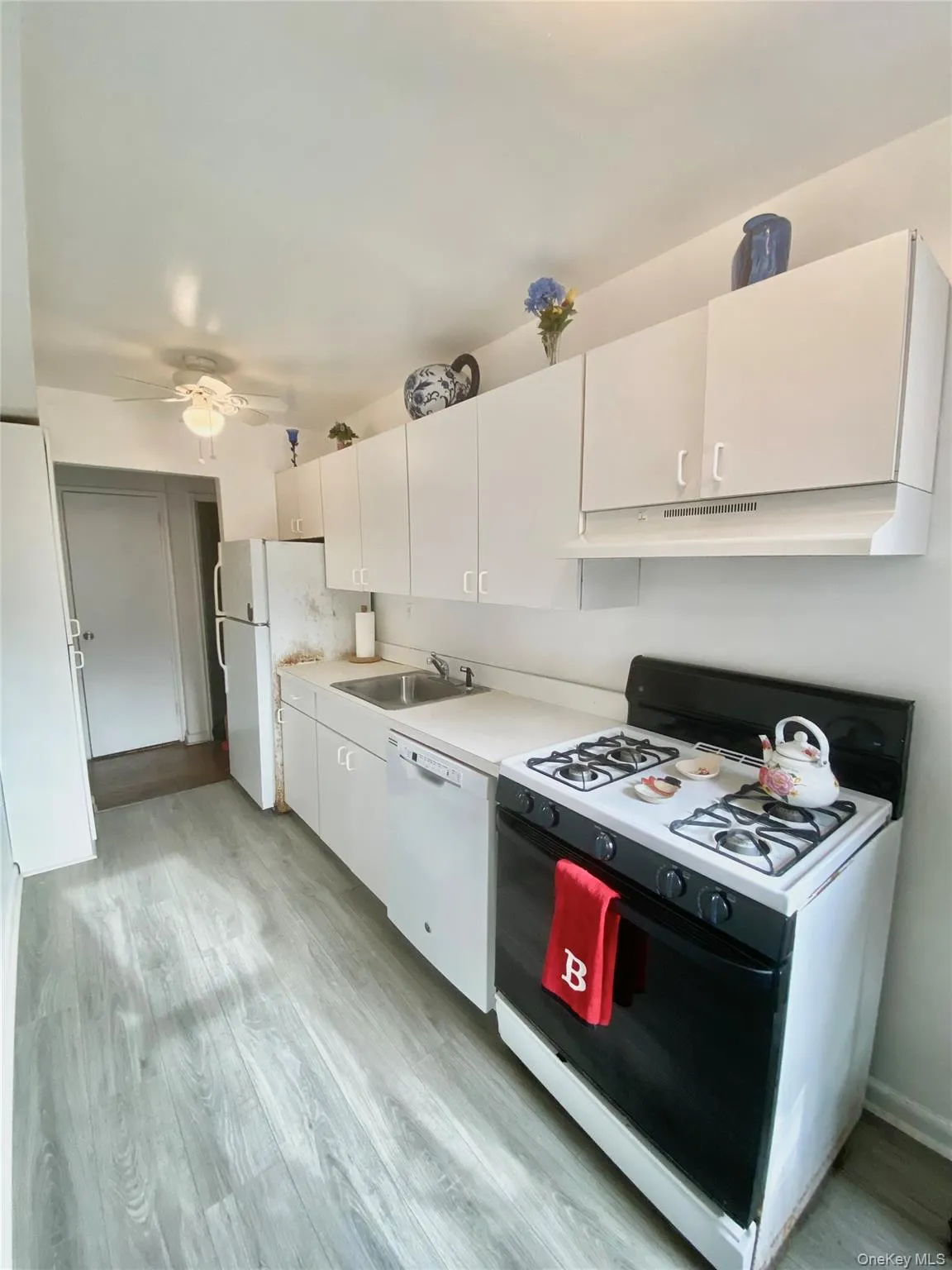 2 Sadore Lane, Yonkers, NY, 1 Bedroom Bedrooms, 3 Rooms Rooms,1 BathroomBathrooms,Residential,For Rent,Sadore Lane,0,1044530 2 Sadore Lane, Yonkers, NY, 1 Bedroom Bedrooms, 3 Rooms Rooms,1 BathroomBathrooms,Residential,For Rent,Sadore Lane,0,1044530