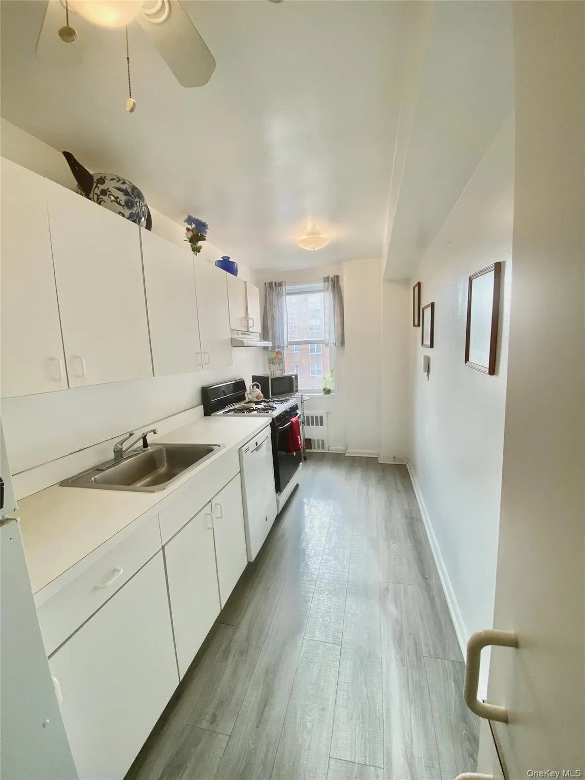 2 Sadore Lane, Yonkers, NY, 1 Bedroom Bedrooms, 3 Rooms Rooms,1 BathroomBathrooms,Residential,For Rent,Sadore Lane,0,1044530 2 Sadore Lane, Yonkers, NY, 1 Bedroom Bedrooms, 3 Rooms Rooms,1 BathroomBathrooms,Residential,For Rent,Sadore Lane,0,1044530