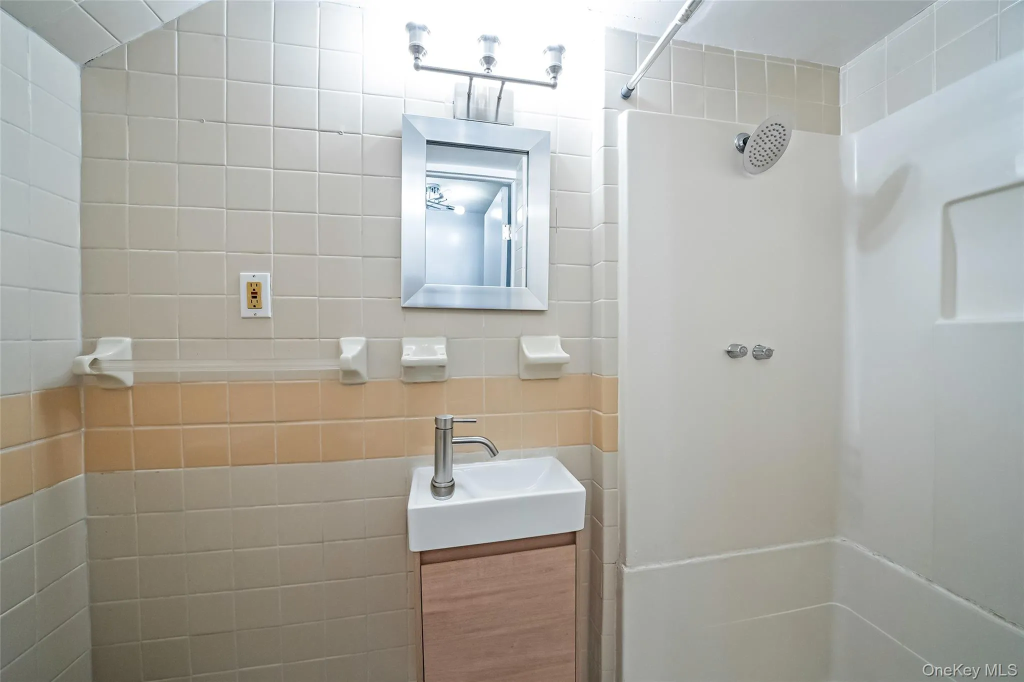 1318 East 58th Street, New York, NY, 1 Bedroom Bedrooms, 3 Rooms Rooms,1 BathroomBathrooms,Residential Lease,For Rent,East 58th,0,1044534 1318 East 58th Street, New York, NY, 1 Bedroom Bedrooms, 3 Rooms Rooms,1 BathroomBathrooms,Residential Lease,For Rent,East 58th,0,1044534