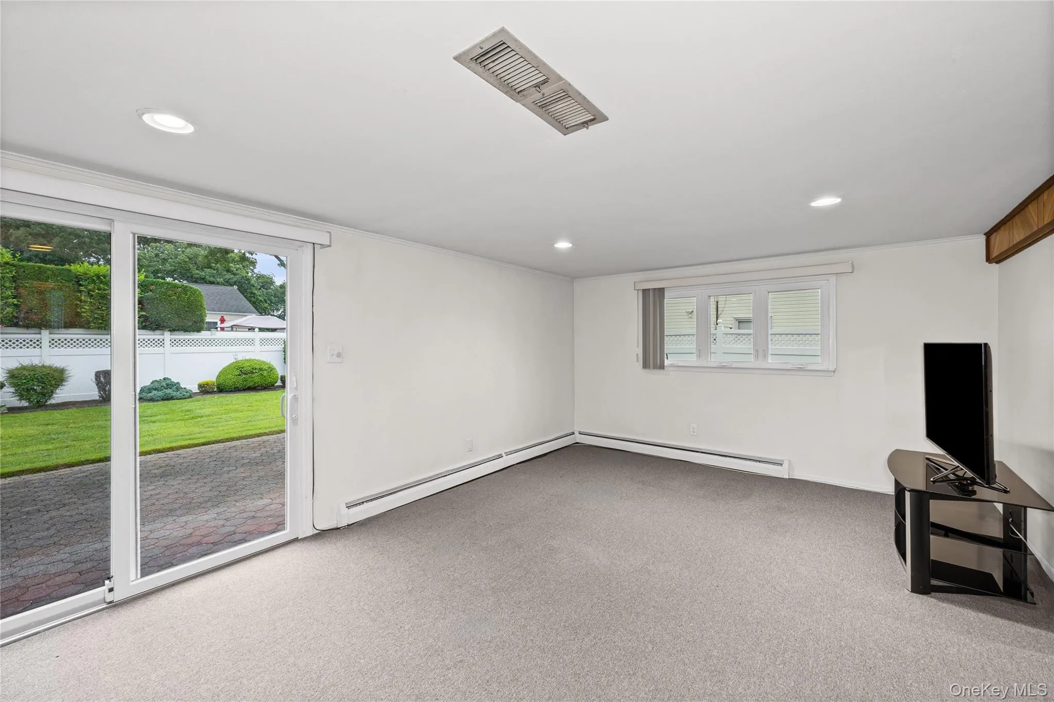 93 Toronto Avenue, Oyster Bay, NY, 4 Bedrooms Bedrooms, 8 Rooms Rooms,2 BathroomsBathrooms,Residential,For Rent,Toronto,0,1044539 93 Toronto Avenue, Oyster Bay, NY, 4 Bedrooms Bedrooms, 8 Rooms Rooms,2 BathroomsBathrooms,Residential,For Rent,Toronto,0,1044539