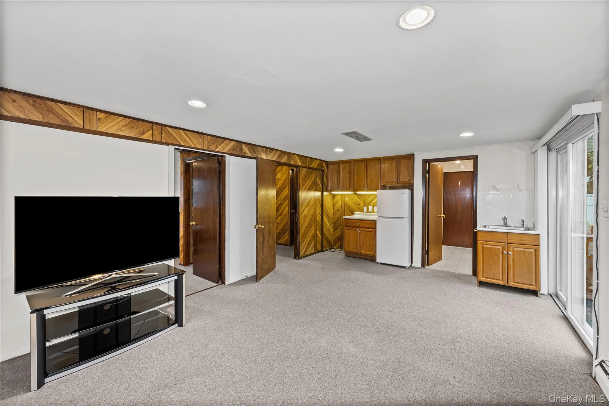 simple to add an accessory kitchen/bar simple to add an accessory kitchen/bar