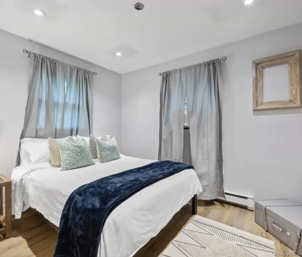 38 8th Street, East Hampton, NY, 2 Bedroom Bedrooms, 4 Room Rooms,1 BathroomBathrooms,Residential Lease,For Rent,8th,0,1044540 38 8th Street, East Hampton, NY, 2 Bedroom Bedrooms, 4 Room Rooms,1 BathroomBathrooms,Residential Lease,For Rent,8th,0,1044540