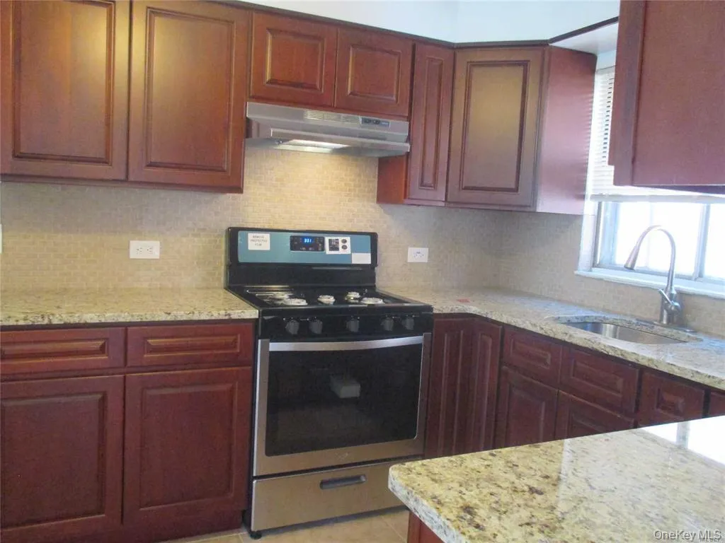 11 Juniper Road, North Hempstead, NY, 3 Bedrooms Bedrooms, 5 Rooms Rooms,1 BathroomBathrooms,Residential Lease,For Rent,Juniper,0,1044545 11 Juniper Road, North Hempstead, NY, 3 Bedrooms Bedrooms, 5 Rooms Rooms,1 BathroomBathrooms,Residential Lease,For Rent,Juniper,0,1044545