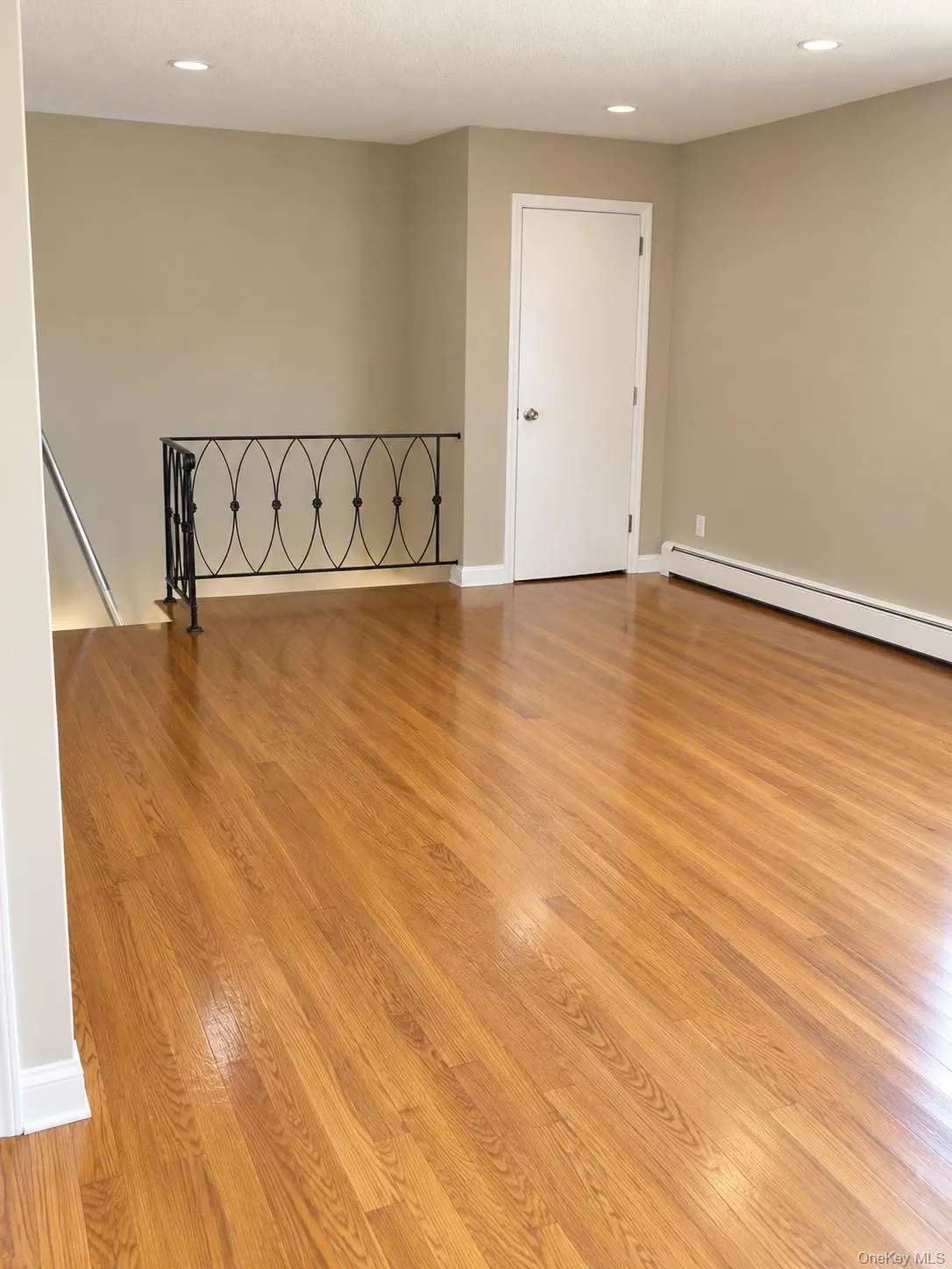 11 Juniper Road, North Hempstead, NY, 3 Bedrooms Bedrooms, 5 Rooms Rooms,1 BathroomBathrooms,Residential Lease,For Rent,Juniper,0,1044545 11 Juniper Road, North Hempstead, NY, 3 Bedrooms Bedrooms, 5 Rooms Rooms,1 BathroomBathrooms,Residential Lease,For Rent,Juniper,0,1044545