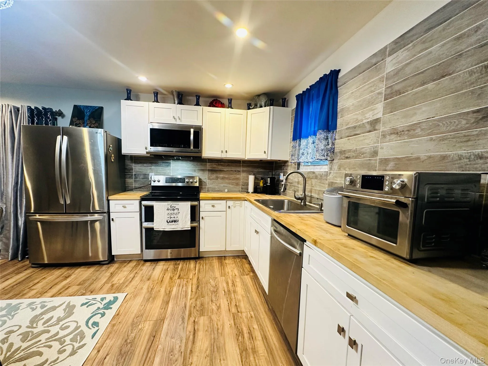 14 Macdonnell Heights, Poughkeepsie (town), NY, 3 Bedrooms Bedrooms, 4 Rooms Rooms,2 BathroomsBathrooms,Residential,For Rent,Macdonnell,0,1044547 14 Macdonnell Heights, Poughkeepsie (town), NY, 3 Bedrooms Bedrooms, 4 Rooms Rooms,2 BathroomsBathrooms,Residential,For Rent,Macdonnell,0,1044547