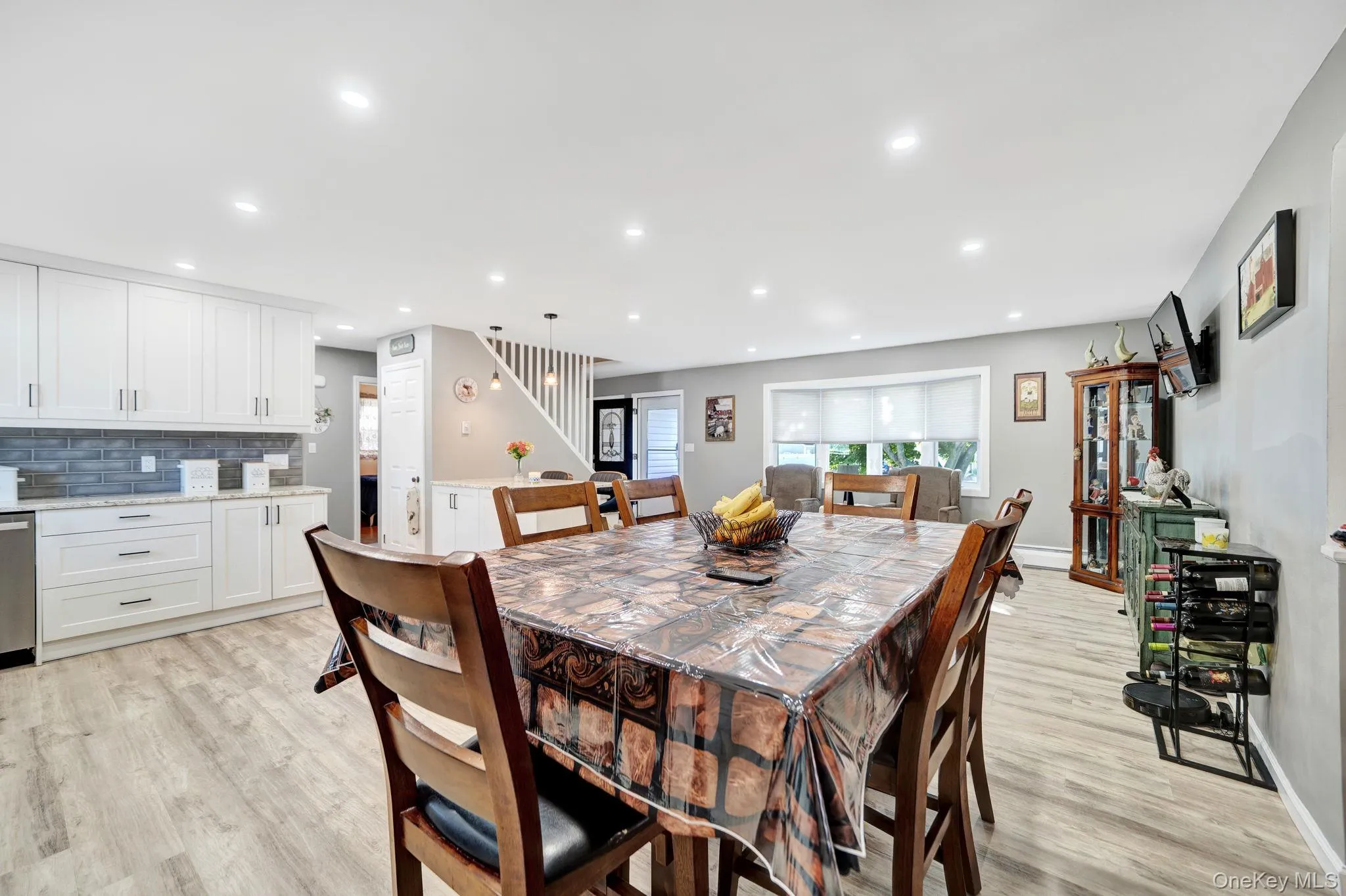 103 Queens Avenue, West Babylon, NY, 5 Bedrooms Bedrooms, 7 Rooms Rooms,3 BathroomsBathrooms,Residential,For Rent,Queens,0,1044550 103 Queens Avenue, West Babylon, NY, 5 Bedrooms Bedrooms, 7 Rooms Rooms,3 BathroomsBathrooms,Residential,For Rent,Queens,0,1044550