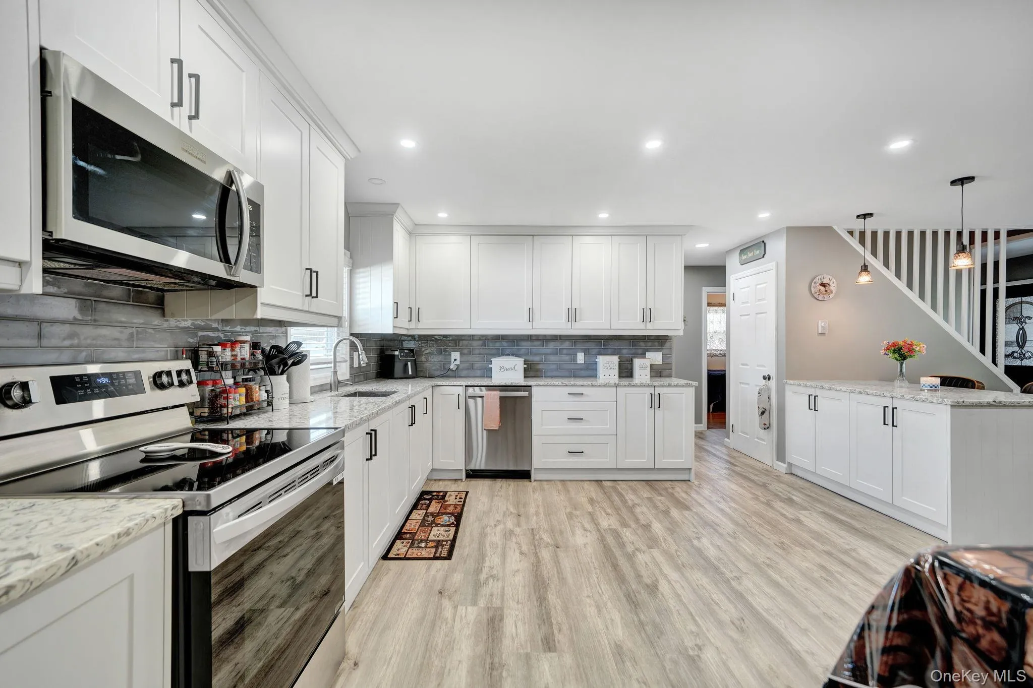 103 Queens Avenue, West Babylon, NY, 5 Bedrooms Bedrooms, 7 Rooms Rooms,3 BathroomsBathrooms,Residential,For Rent,Queens,0,1044550 103 Queens Avenue, West Babylon, NY, 5 Bedrooms Bedrooms, 7 Rooms Rooms,3 BathroomsBathrooms,Residential,For Rent,Queens,0,1044550