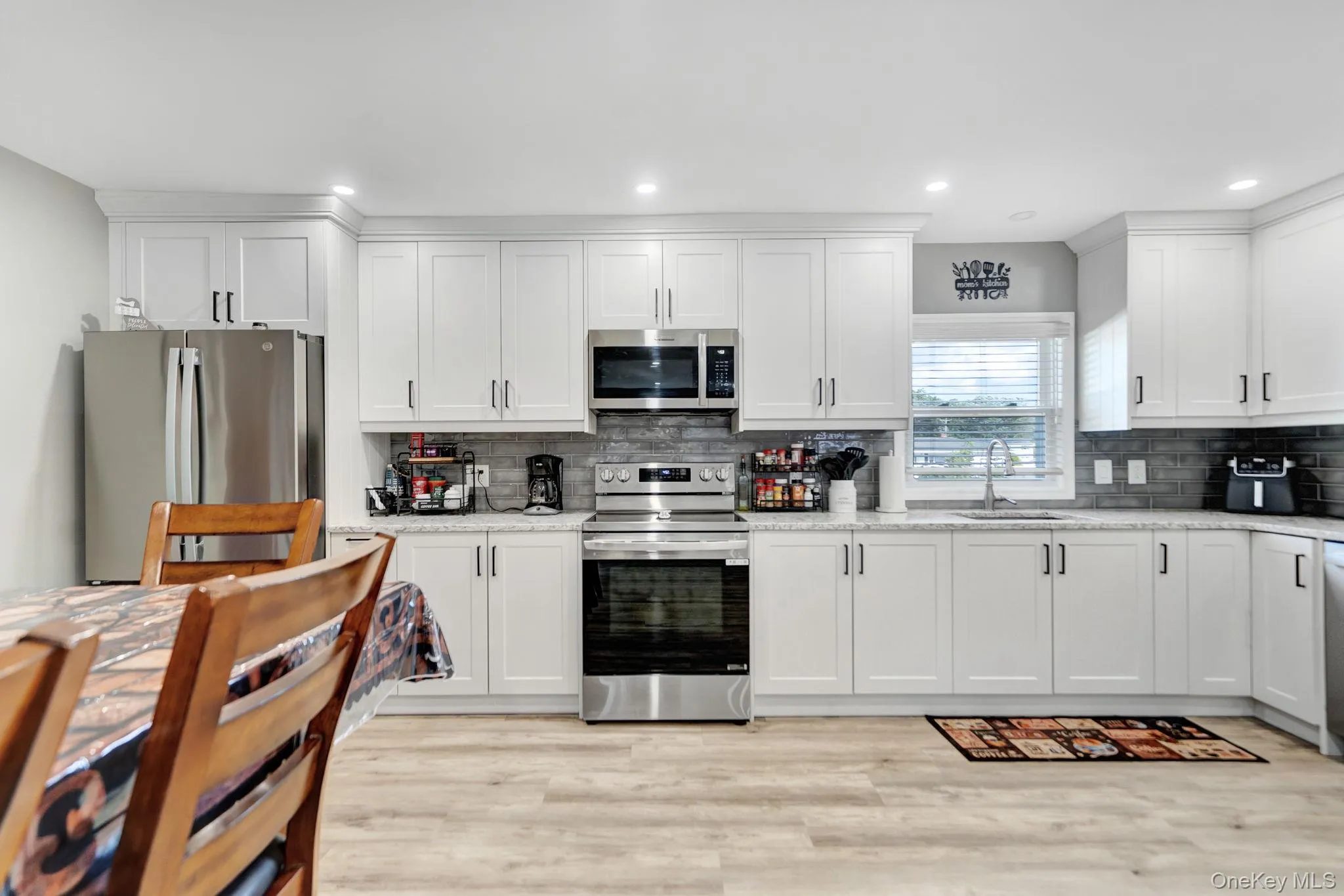 103 Queens Avenue, West Babylon, NY, 5 Bedrooms Bedrooms, 7 Rooms Rooms,3 BathroomsBathrooms,Residential,For Rent,Queens,0,1044550 103 Queens Avenue, West Babylon, NY, 5 Bedrooms Bedrooms, 7 Rooms Rooms,3 BathroomsBathrooms,Residential,For Rent,Queens,0,1044550