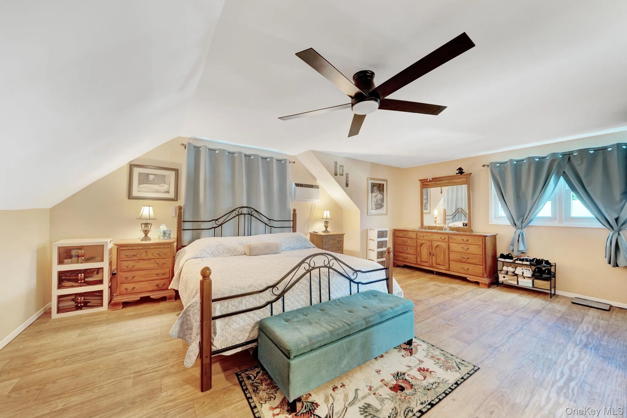 103 Queens Avenue, West Babylon, NY, 5 Bedrooms Bedrooms, 7 Rooms Rooms,3 BathroomsBathrooms,Residential,For Rent,Queens,0,1044550 103 Queens Avenue, West Babylon, NY, 5 Bedrooms Bedrooms, 7 Rooms Rooms,3 BathroomsBathrooms,Residential,For Rent,Queens,0,1044550