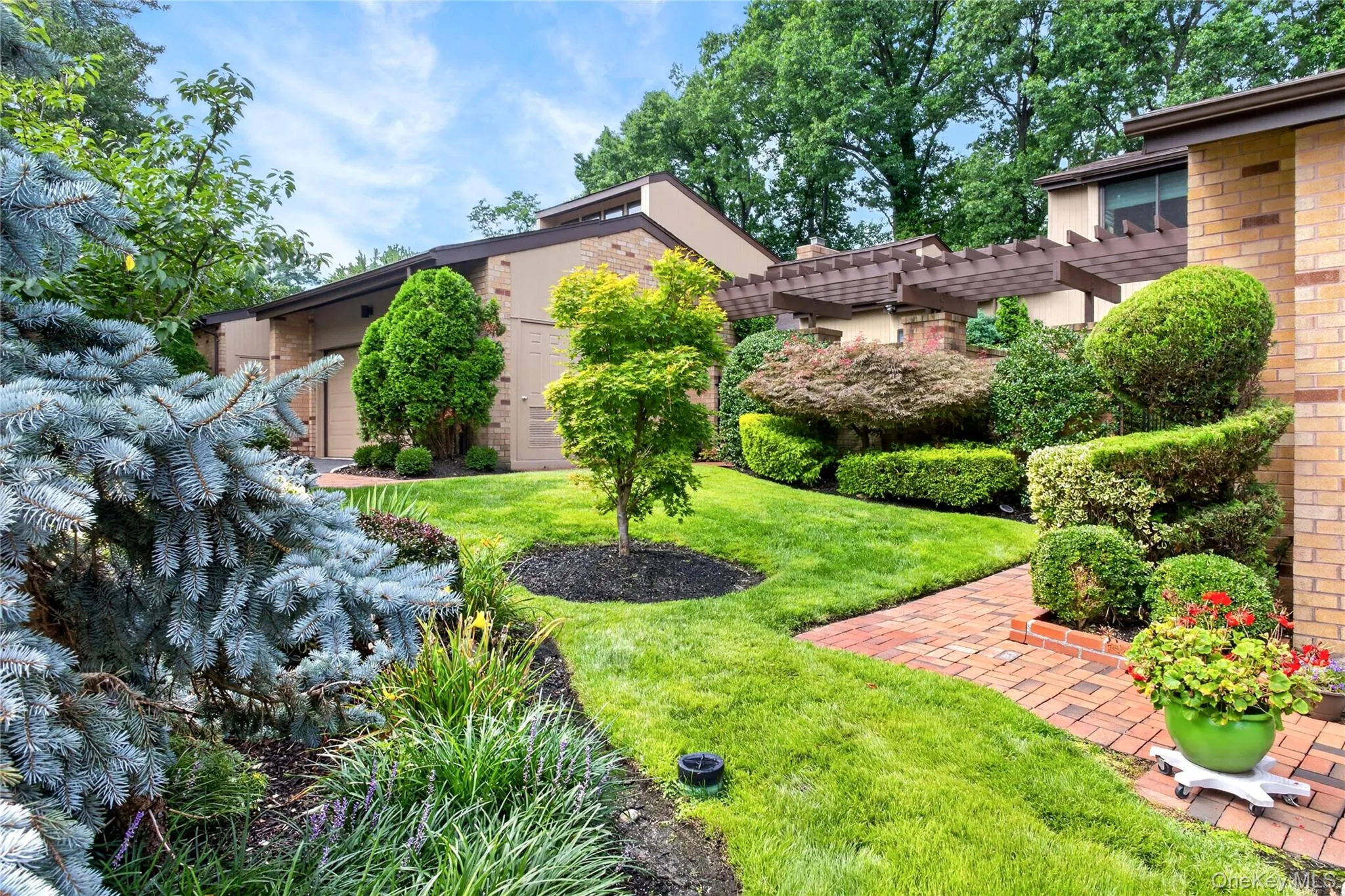37 Woodland Drive, North Hempstead, NY, 3 Bedrooms Bedrooms, 7 Rooms Rooms,3 BathroomsBathrooms,Residential,For Rent,Woodland,0,1044558 37 Woodland Drive, North Hempstead, NY, 3 Bedrooms Bedrooms, 7 Rooms Rooms,3 BathroomsBathrooms,Residential,For Rent,Woodland,0,1044558