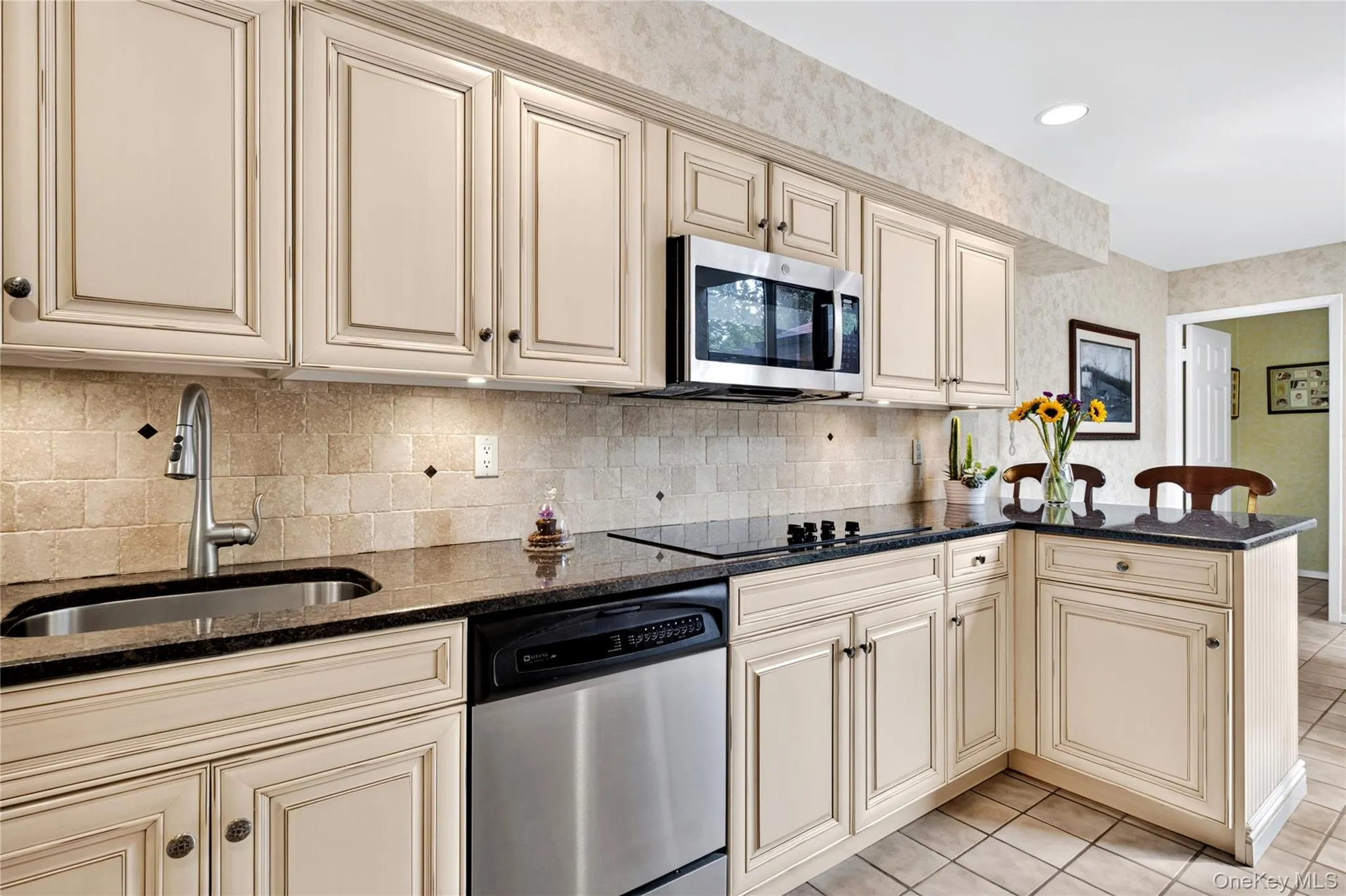 37 Woodland Drive, North Hempstead, NY, 3 Bedrooms Bedrooms, 7 Rooms Rooms,3 BathroomsBathrooms,Residential,For Rent,Woodland,0,1044558 37 Woodland Drive, North Hempstead, NY, 3 Bedrooms Bedrooms, 7 Rooms Rooms,3 BathroomsBathrooms,Residential,For Rent,Woodland,0,1044558