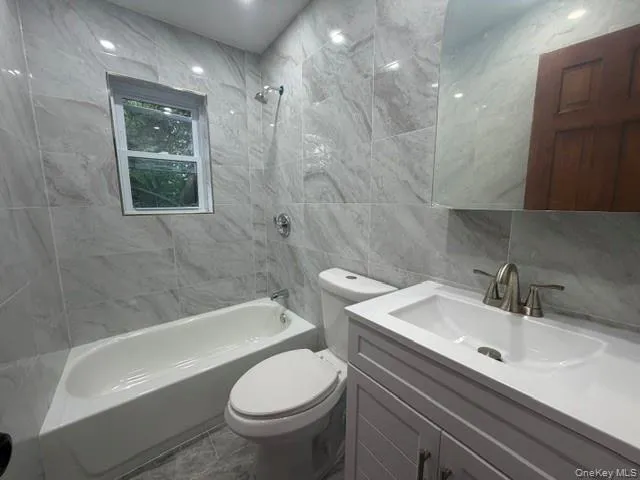 15209 118th Avenue, New York, NY, 2 Bedrooms Bedrooms, 5 Rooms Rooms,1 BathroomBathrooms,Residential,For Rent,118th,0,1044561 15209 118th Avenue, New York, NY, 2 Bedrooms Bedrooms, 5 Rooms Rooms,1 BathroomBathrooms,Residential,For Rent,118th,0,1044561