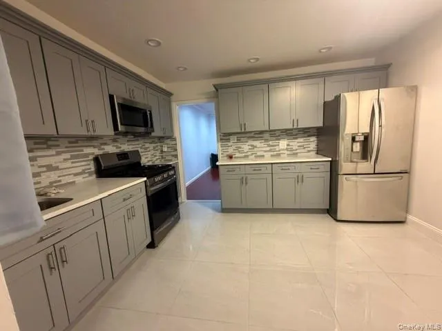 15209 118th Avenue, New York, NY, 2 Bedrooms Bedrooms, 5 Rooms Rooms,1 BathroomBathrooms,Residential,For Rent,118th,0,1044561 15209 118th Avenue, New York, NY, 2 Bedrooms Bedrooms, 5 Rooms Rooms,1 BathroomBathrooms,Residential,For Rent,118th,0,1044561