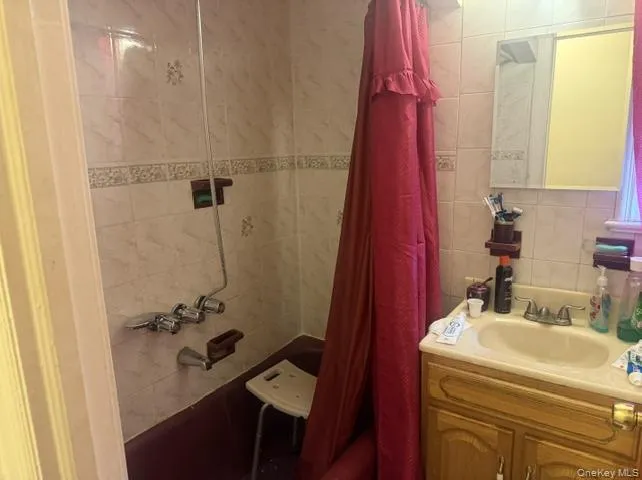 4428 Wilder Avenue, New York, NY, 4 Bedrooms Bedrooms, 8 Rooms Rooms,2 BathroomsBathrooms,Residential,For Rent,Wilder,0,1044581 4428 Wilder Avenue, New York, NY, 4 Bedrooms Bedrooms, 8 Rooms Rooms,2 BathroomsBathrooms,Residential,For Rent,Wilder,0,1044581