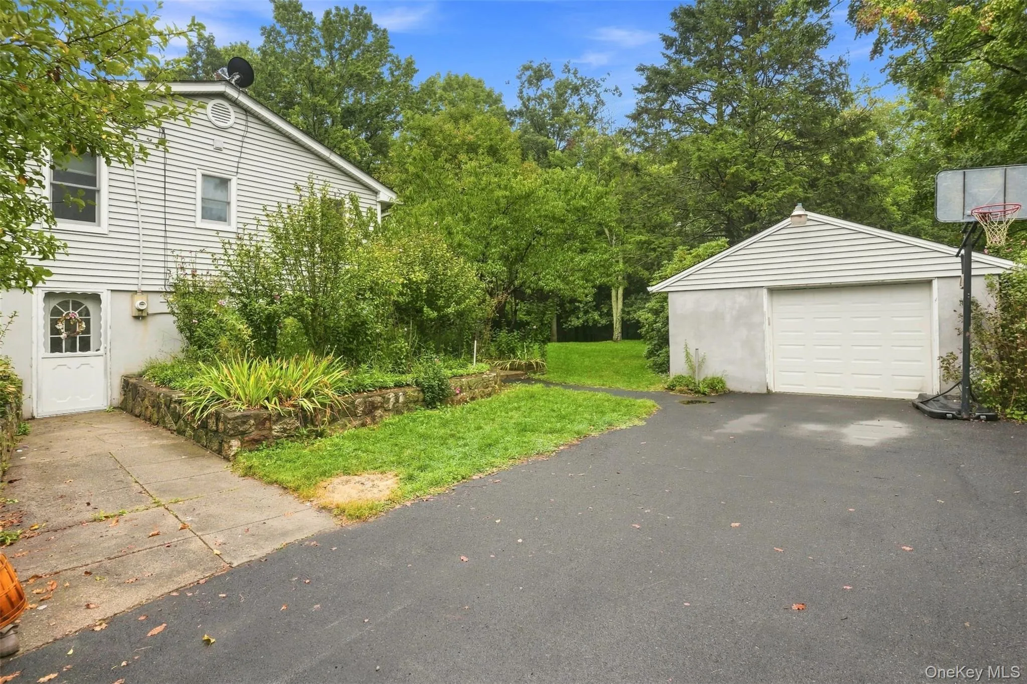 31 Red Barn Road, Shawangunk, NY, 3 Bedrooms Bedrooms, 7 Rooms Rooms,1 BathroomBathrooms,Residential,For Rent,Red Barn,0,1044592 31 Red Barn Road, Shawangunk, NY, 3 Bedrooms Bedrooms, 7 Rooms Rooms,1 BathroomBathrooms,Residential,For Rent,Red Barn,0,1044592