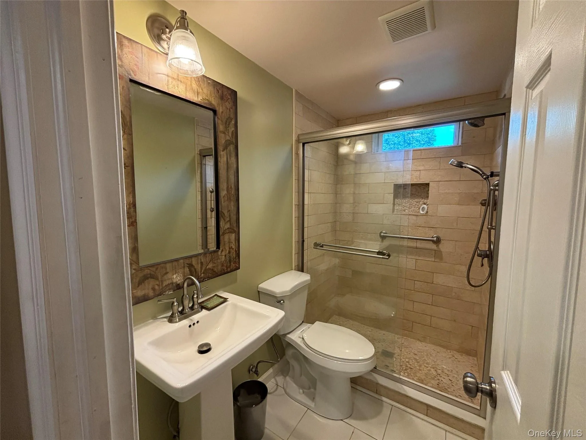 103 West Lane, Riverhead, NY, 3 Bedrooms Bedrooms, 7 Rooms Rooms,2 BathroomsBathrooms,Residential,For Rent,West,0,1044594 103 West Lane, Riverhead, NY, 3 Bedrooms Bedrooms, 7 Rooms Rooms,2 BathroomsBathrooms,Residential,For Rent,West,0,1044594