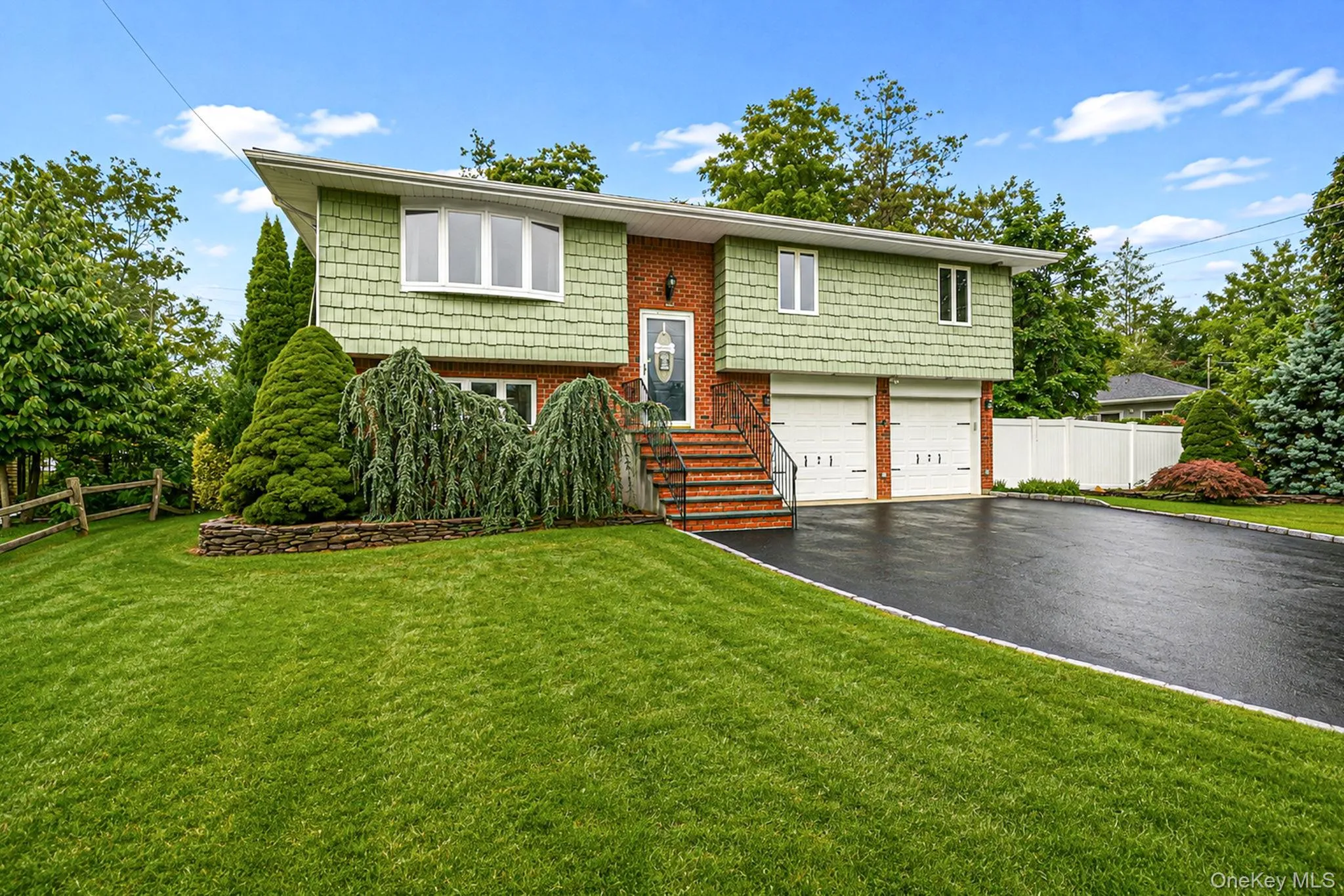 6 North Avenue, Smithtown, NY, 4 Bedrooms Bedrooms, 8 Rooms Rooms,1 BathroomBathrooms,Residential,For Rent,North,0,1044596 6 North Avenue, Smithtown, NY, 4 Bedrooms Bedrooms, 8 Rooms Rooms,1 BathroomBathrooms,Residential,For Rent,North,0,1044596
