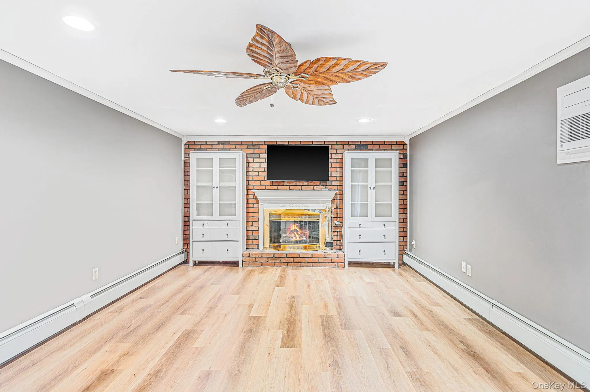 6 North Avenue, Smithtown, NY, 4 Bedrooms Bedrooms, 8 Rooms Rooms,1 BathroomBathrooms,Residential,For Rent,North,0,1044596 6 North Avenue, Smithtown, NY, 4 Bedrooms Bedrooms, 8 Rooms Rooms,1 BathroomBathrooms,Residential,For Rent,North,0,1044596