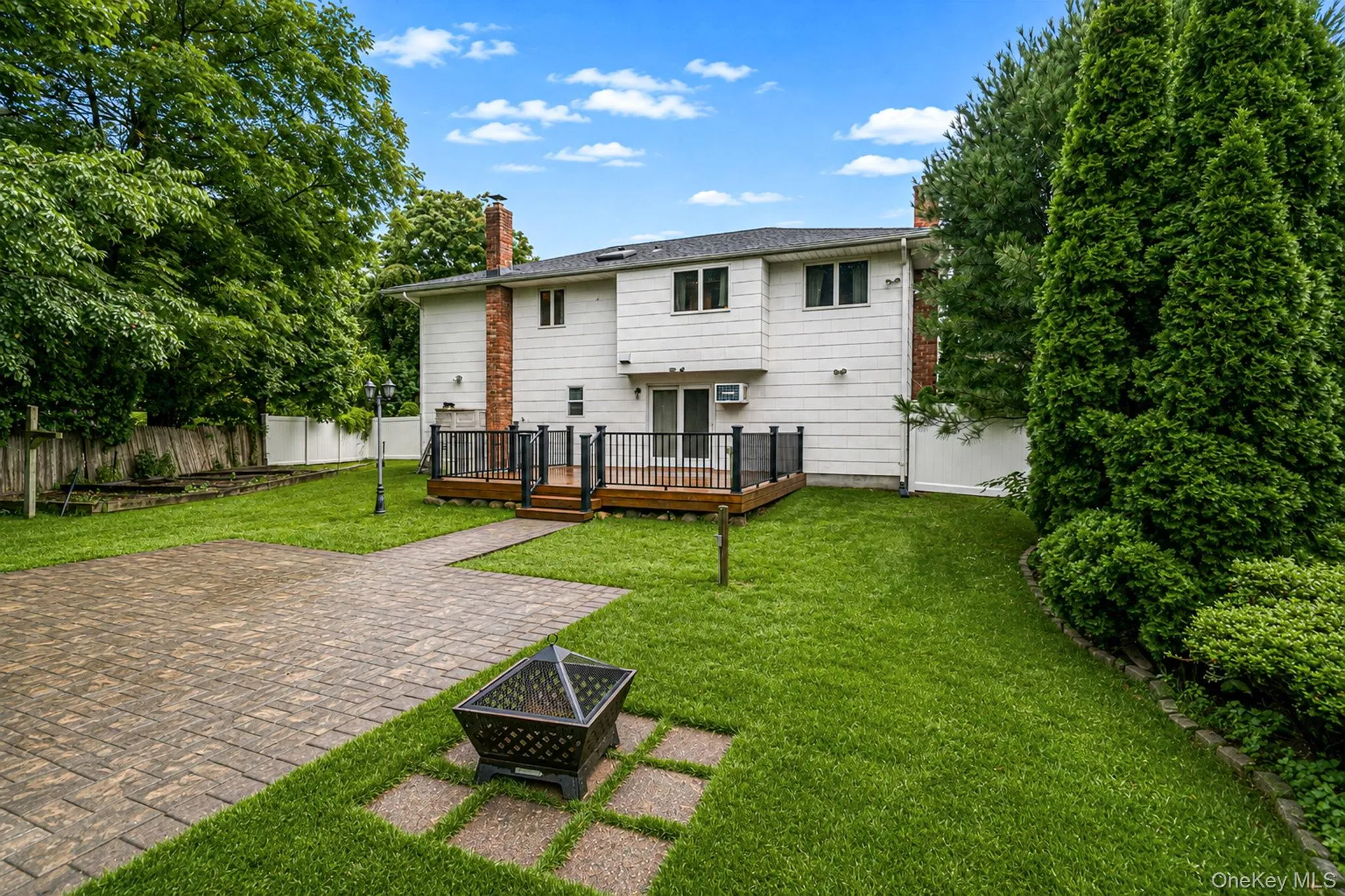 6 North Avenue, Smithtown, NY, 4 Bedrooms Bedrooms, 8 Rooms Rooms,1 BathroomBathrooms,Residential,For Rent,North,0,1044596 6 North Avenue, Smithtown, NY, 4 Bedrooms Bedrooms, 8 Rooms Rooms,1 BathroomBathrooms,Residential,For Rent,North,0,1044596