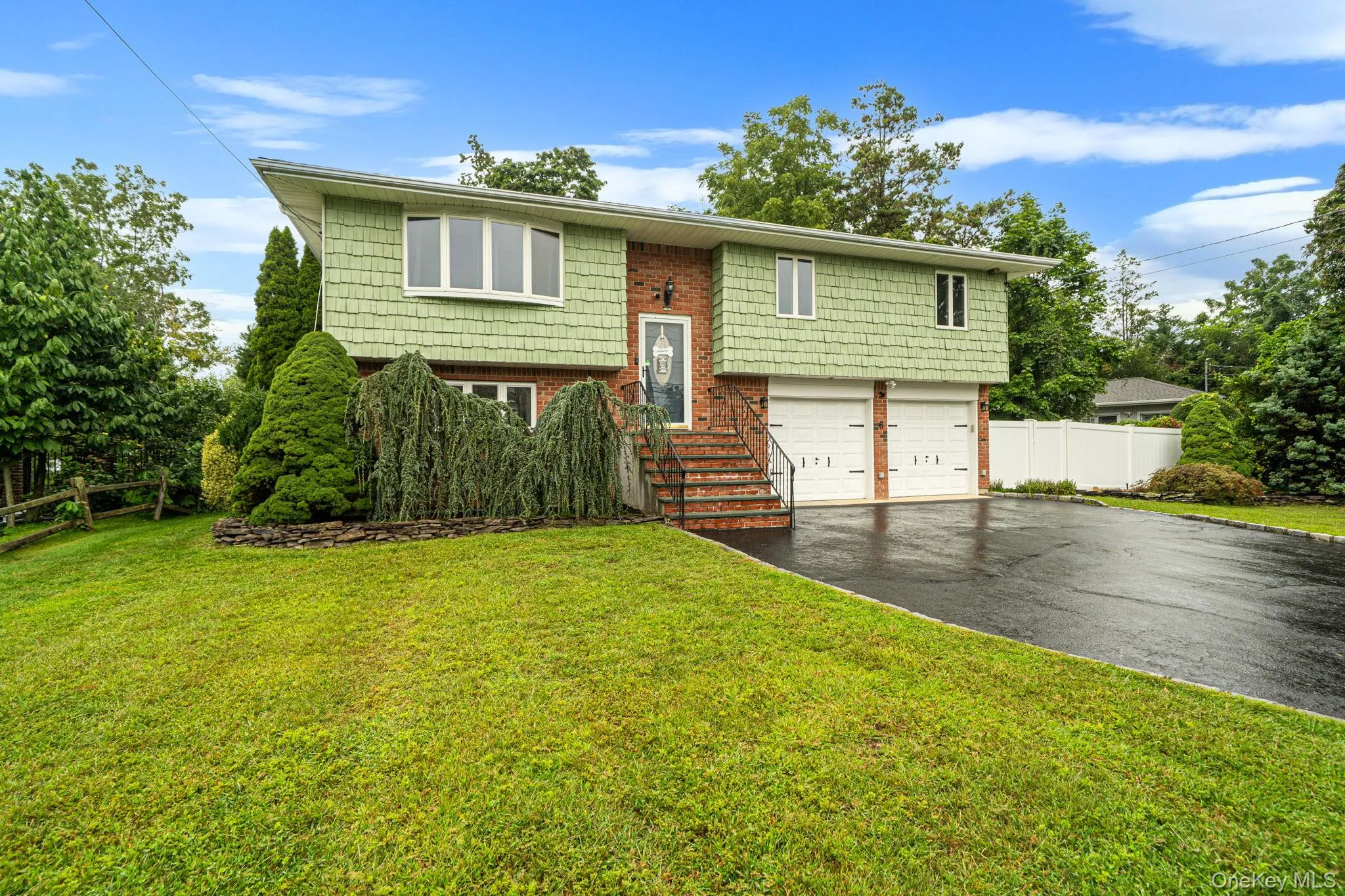 6 North Avenue, Smithtown, NY, 4 Bedrooms Bedrooms, 8 Rooms Rooms,1 BathroomBathrooms,Residential,For Rent,North,0,1044596 6 North Avenue, Smithtown, NY, 4 Bedrooms Bedrooms, 8 Rooms Rooms,1 BathroomBathrooms,Residential,For Rent,North,0,1044596