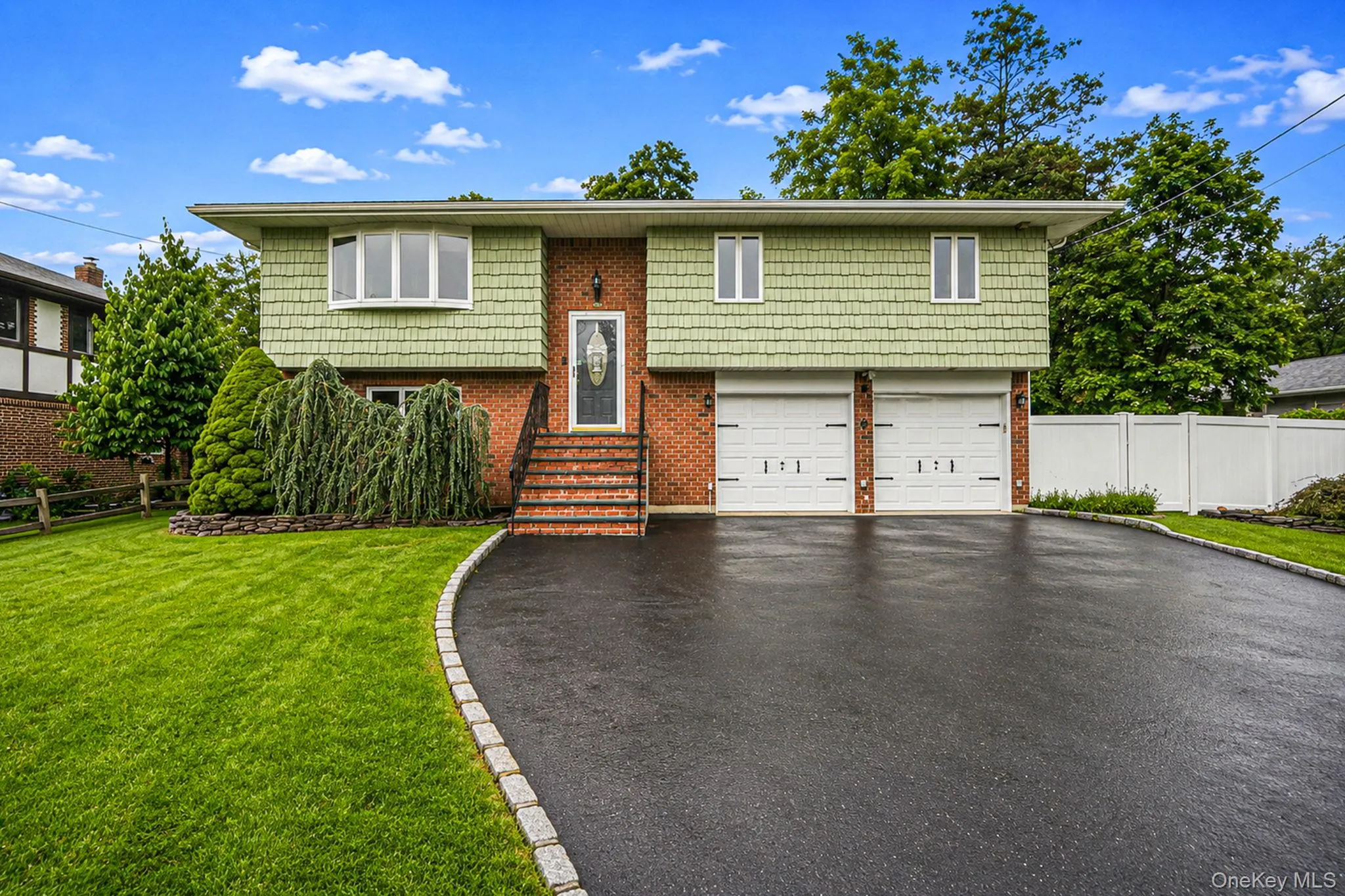 6 North Avenue, Smithtown, NY, 4 Bedrooms Bedrooms, 8 Rooms Rooms,1 BathroomBathrooms,Residential,For Rent,North,0,1044596 6 North Avenue, Smithtown, NY, 4 Bedrooms Bedrooms, 8 Rooms Rooms,1 BathroomBathrooms,Residential,For Rent,North,0,1044596