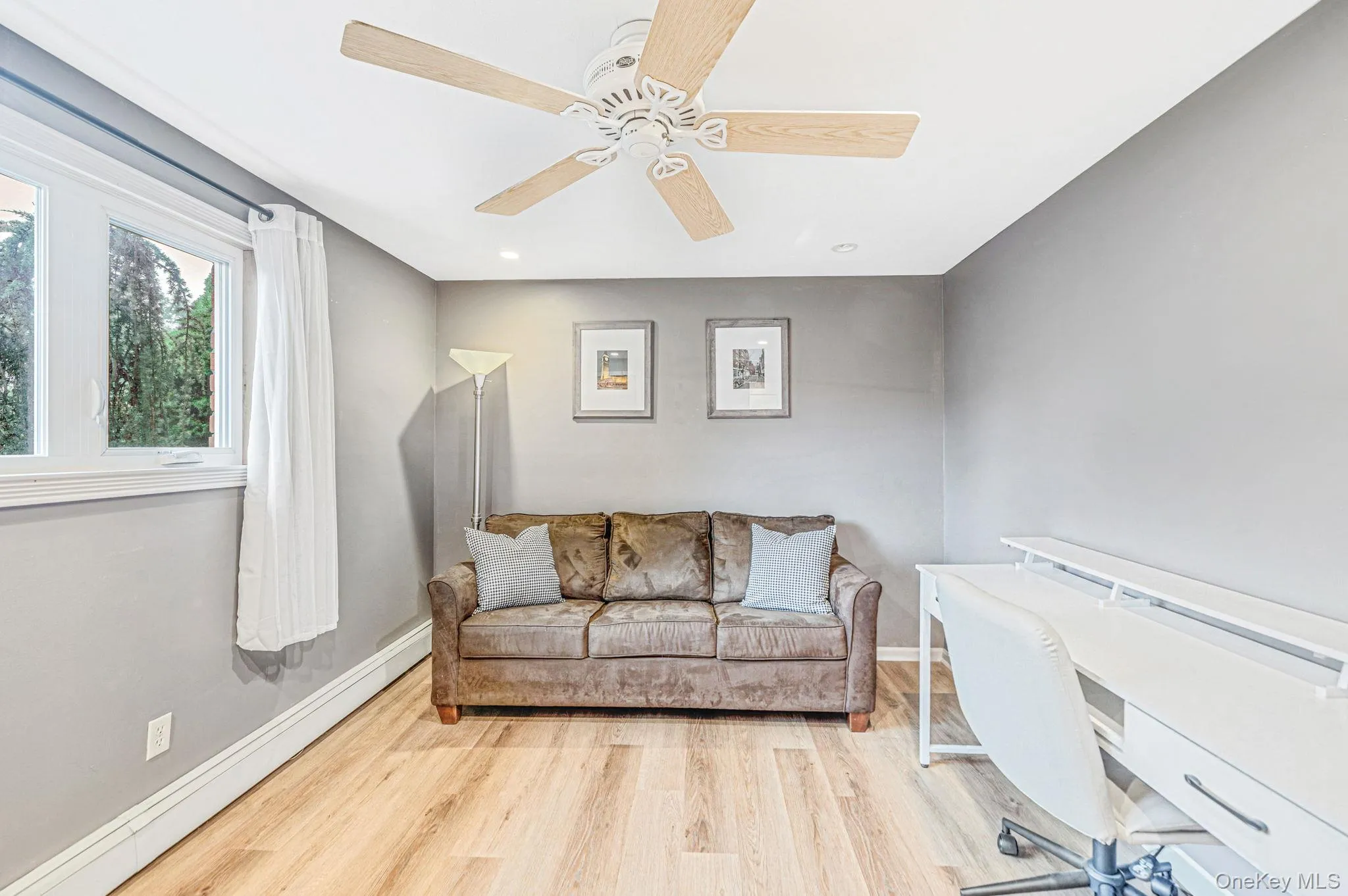 6 North Avenue, Smithtown, NY, 4 Bedrooms Bedrooms, 8 Rooms Rooms,1 BathroomBathrooms,Residential,For Rent,North,0,1044596 6 North Avenue, Smithtown, NY, 4 Bedrooms Bedrooms, 8 Rooms Rooms,1 BathroomBathrooms,Residential,For Rent,North,0,1044596