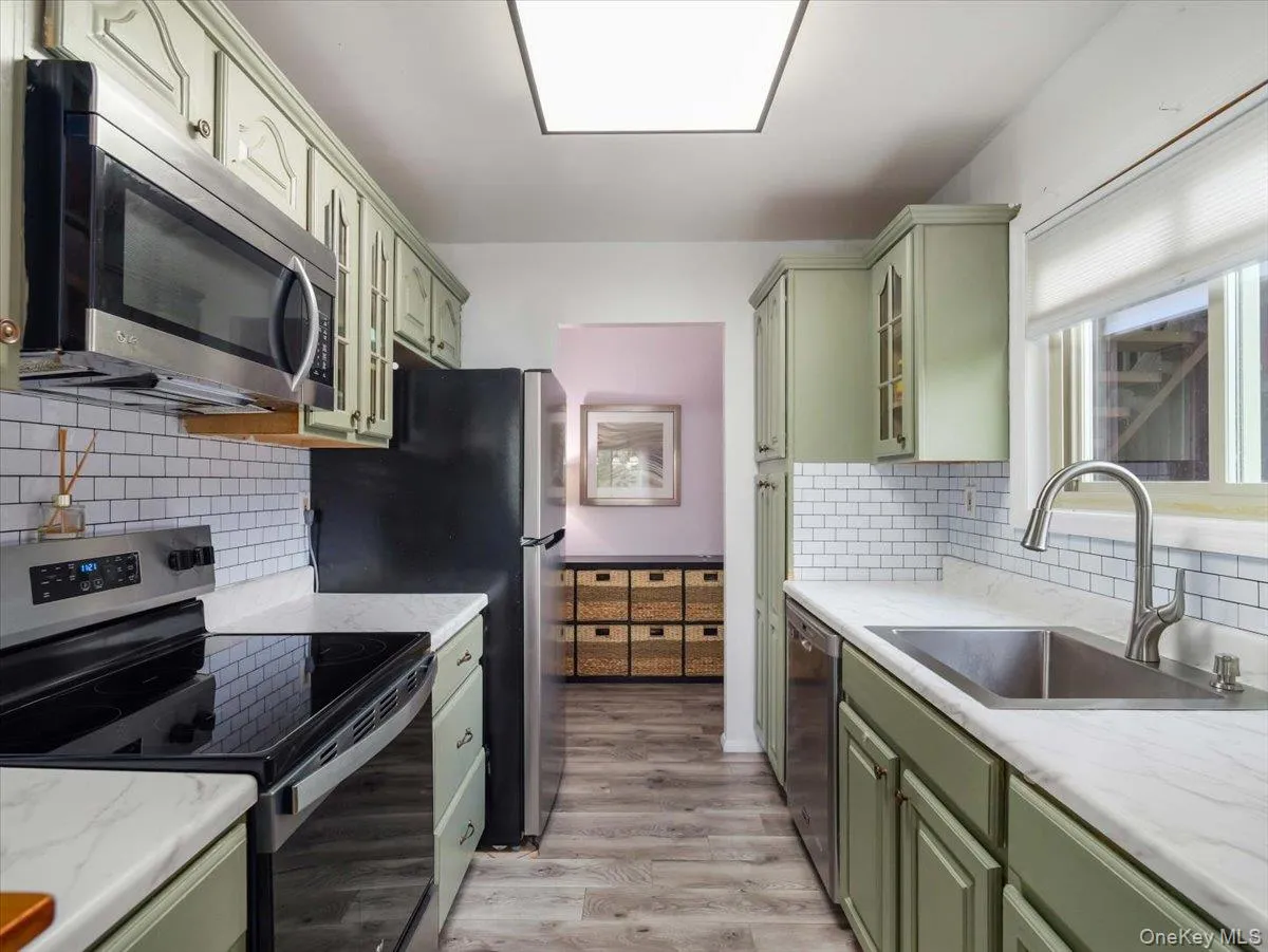 139 Sterling Street, Beacon, NY, 2 Bedrooms Bedrooms, 5 Rooms Rooms,1 BathroomBathrooms,Residential,For Rent,Sterling,0,1044597 139 Sterling Street, Beacon, NY, 2 Bedrooms Bedrooms, 5 Rooms Rooms,1 BathroomBathrooms,Residential,For Rent,Sterling,0,1044597