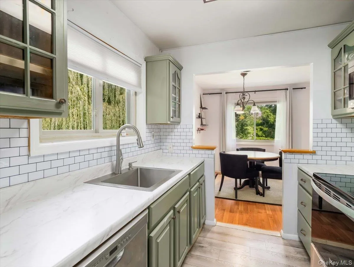 139 Sterling Street, Beacon, NY, 2 Bedrooms Bedrooms, 5 Rooms Rooms,1 BathroomBathrooms,Residential,For Rent,Sterling,0,1044597 139 Sterling Street, Beacon, NY, 2 Bedrooms Bedrooms, 5 Rooms Rooms,1 BathroomBathrooms,Residential,For Rent,Sterling,0,1044597
