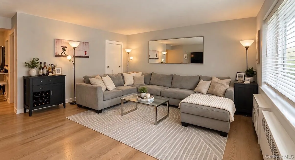 8940 151 Avenue, New York, NY, 1 Bedroom Bedrooms, 4 Rooms Rooms,1 BathroomBathrooms,Residential,For Rent,151,0,1044599 8940 151 Avenue, New York, NY, 1 Bedroom Bedrooms, 4 Rooms Rooms,1 BathroomBathrooms,Residential,For Rent,151,0,1044599