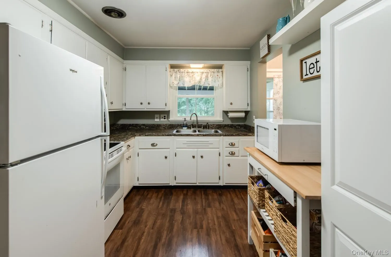 64 Alda Drive, Poughkeepsie (town), NY, 3 Bedrooms Bedrooms, 6 Rooms Rooms,1 BathroomBathrooms,Residential,For Rent,Alda,0,1044603 64 Alda Drive, Poughkeepsie (town), NY, 3 Bedrooms Bedrooms, 6 Rooms Rooms,1 BathroomBathrooms,Residential,For Rent,Alda,0,1044603