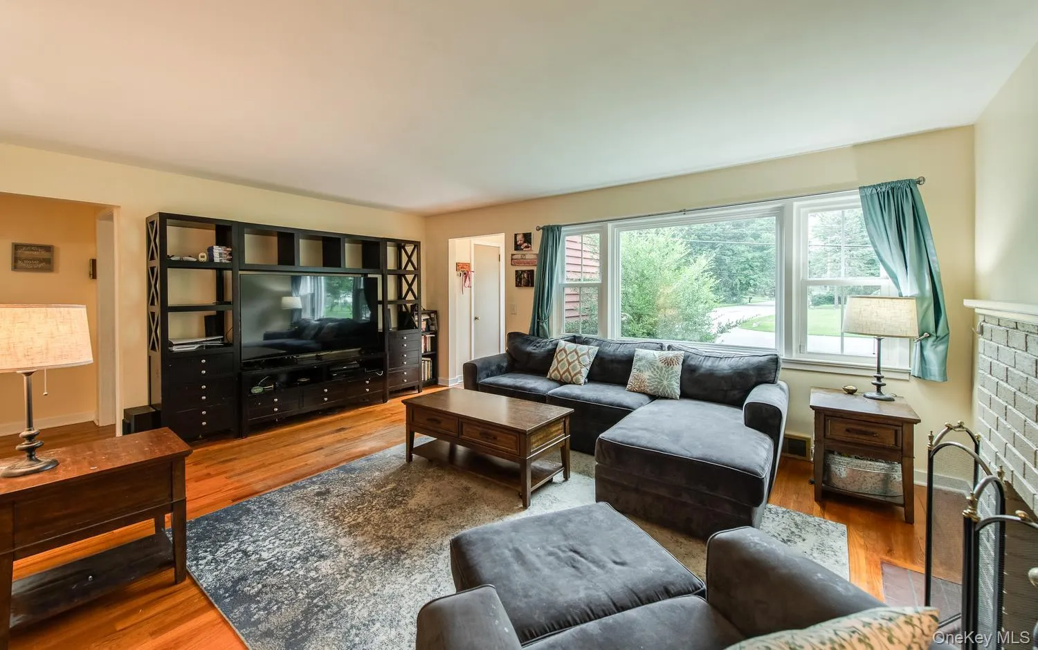Large living room Large living room