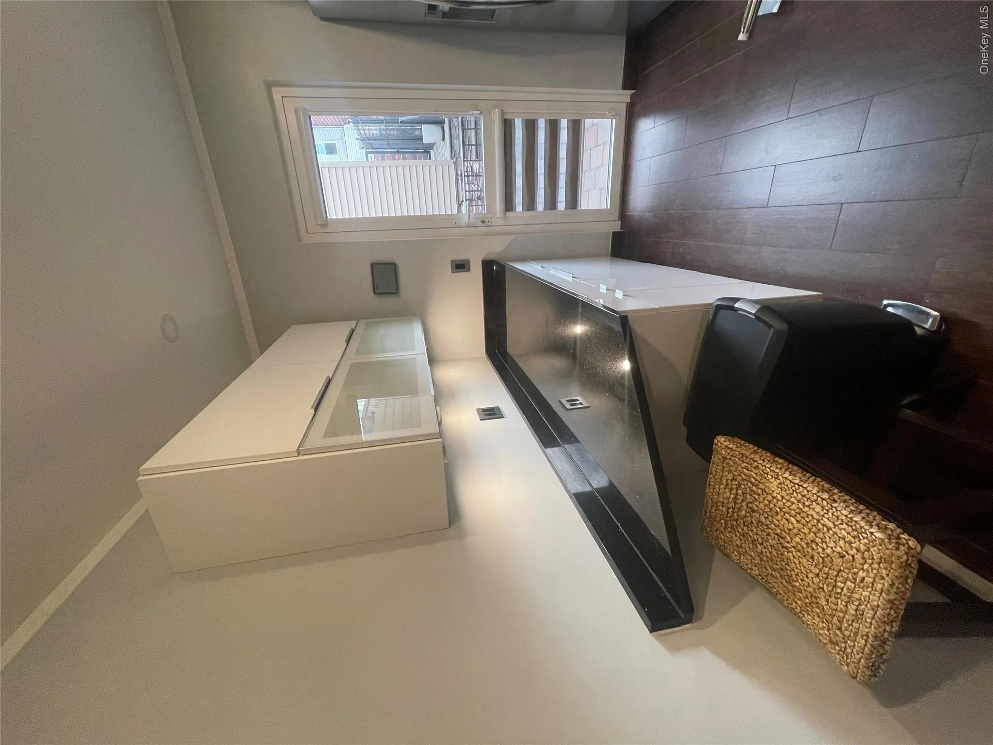 6160 56th Street, New York, NY, 2 Bedrooms Bedrooms, 4 Rooms Rooms,1 BathroomBathrooms,Residential Lease,For Rent,56th,0,1044609 6160 56th Street, New York, NY, 2 Bedrooms Bedrooms, 4 Rooms Rooms,1 BathroomBathrooms,Residential Lease,For Rent,56th,0,1044609