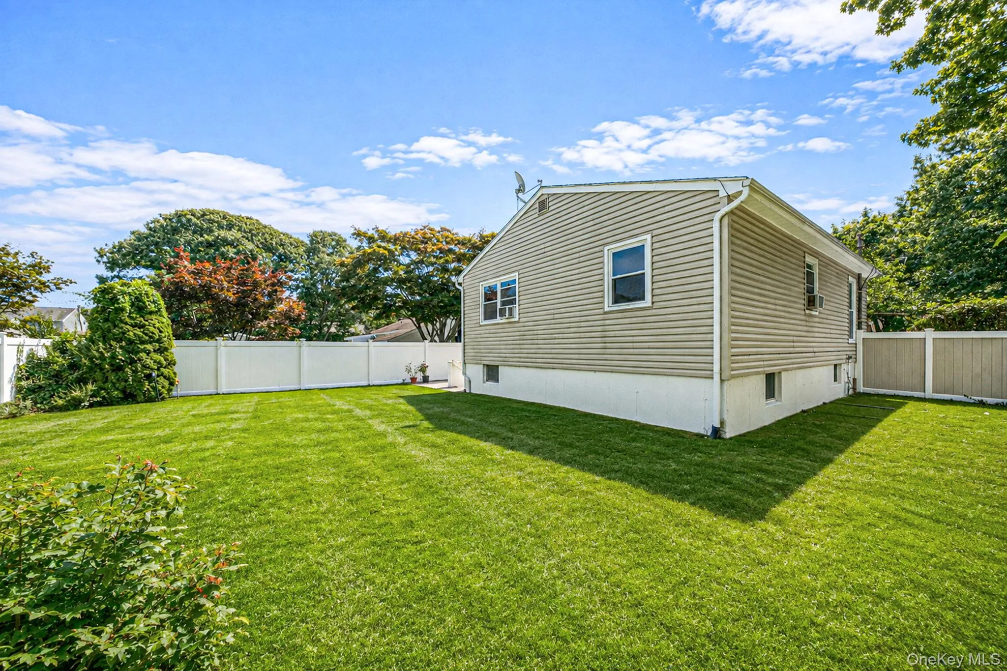 7 Wellwood Drive, Brookhaven, NY, 3 Bedrooms Bedrooms, 5 Rooms Rooms,1 BathroomBathrooms,Residential,For Rent,Wellwood,0,1044617 7 Wellwood Drive, Brookhaven, NY, 3 Bedrooms Bedrooms, 5 Rooms Rooms,1 BathroomBathrooms,Residential,For Rent,Wellwood,0,1044617
