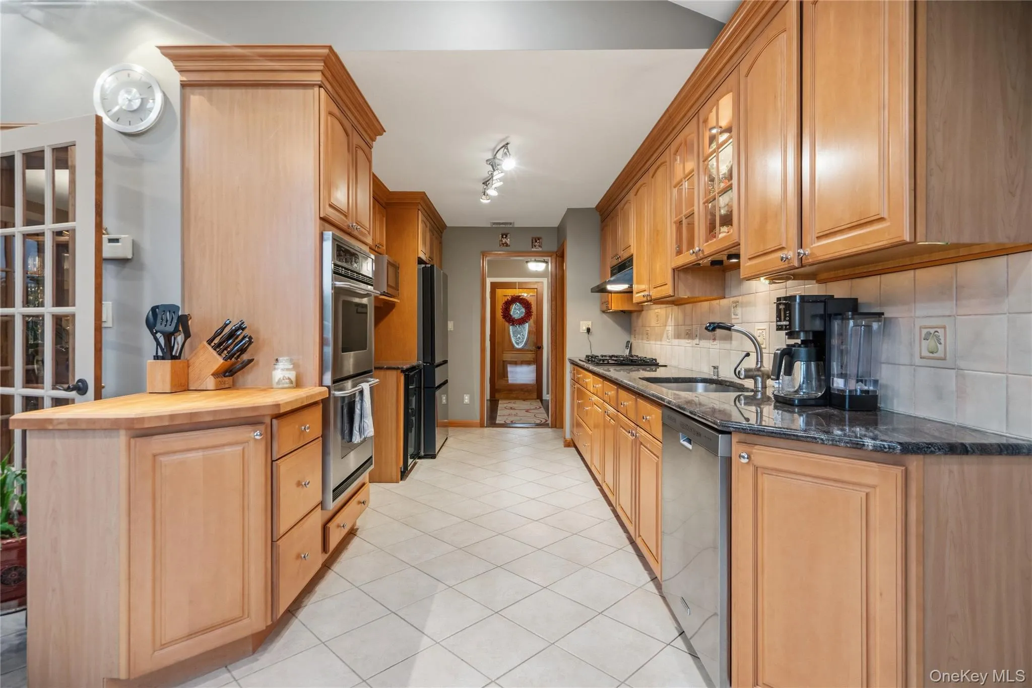 118 Chester Avenue, Oyster Bay, NY, 5 Bedrooms Bedrooms, 10 Rooms Rooms,2 BathroomsBathrooms,Residential,For Rent,Chester,0,1044633 118 Chester Avenue, Oyster Bay, NY, 5 Bedrooms Bedrooms, 10 Rooms Rooms,2 BathroomsBathrooms,Residential,For Rent,Chester,0,1044633