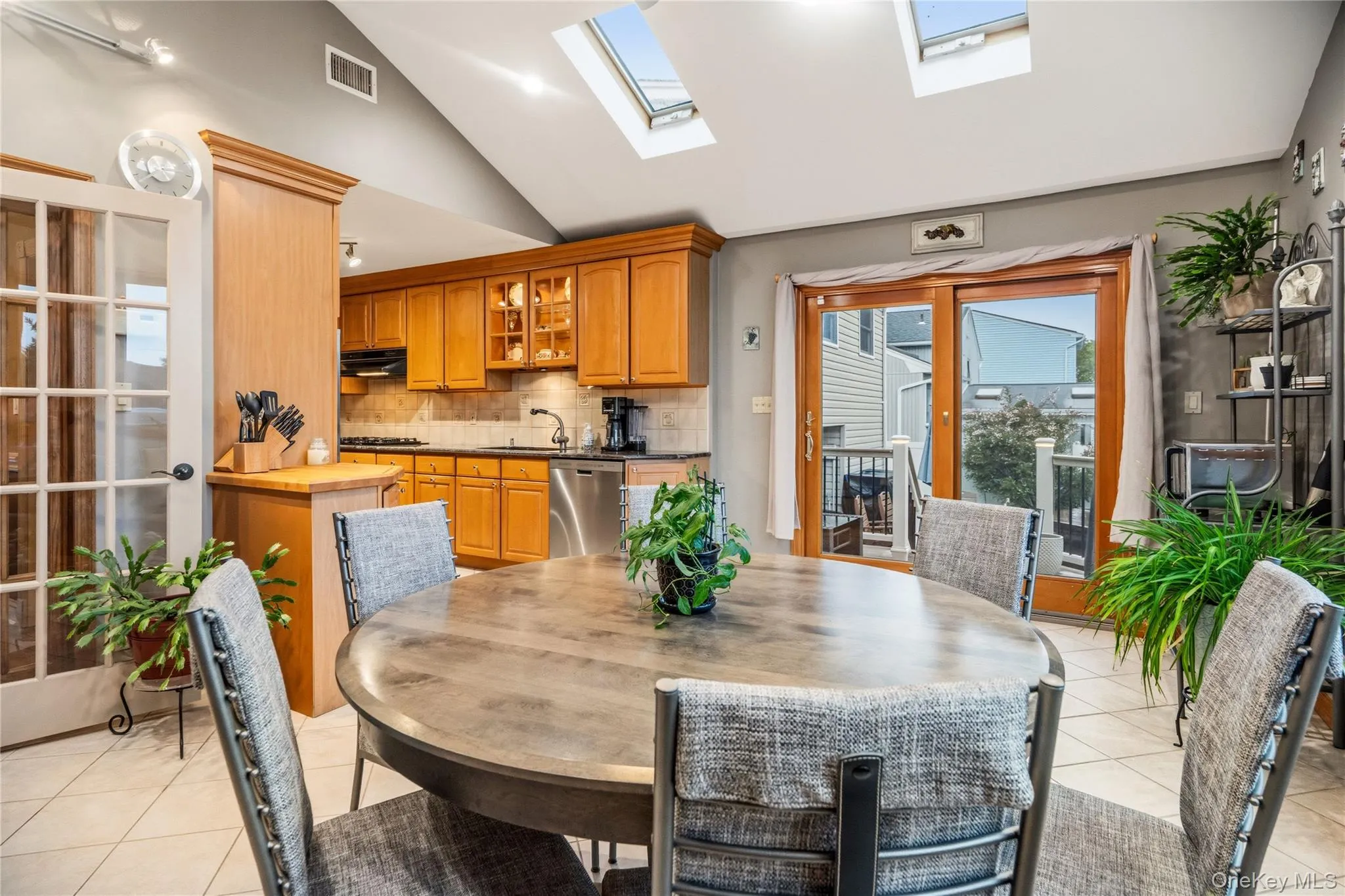 118 Chester Avenue, Oyster Bay, NY, 5 Bedrooms Bedrooms, 10 Rooms Rooms,2 BathroomsBathrooms,Residential,For Rent,Chester,0,1044633 118 Chester Avenue, Oyster Bay, NY, 5 Bedrooms Bedrooms, 10 Rooms Rooms,2 BathroomsBathrooms,Residential,For Rent,Chester,0,1044633
