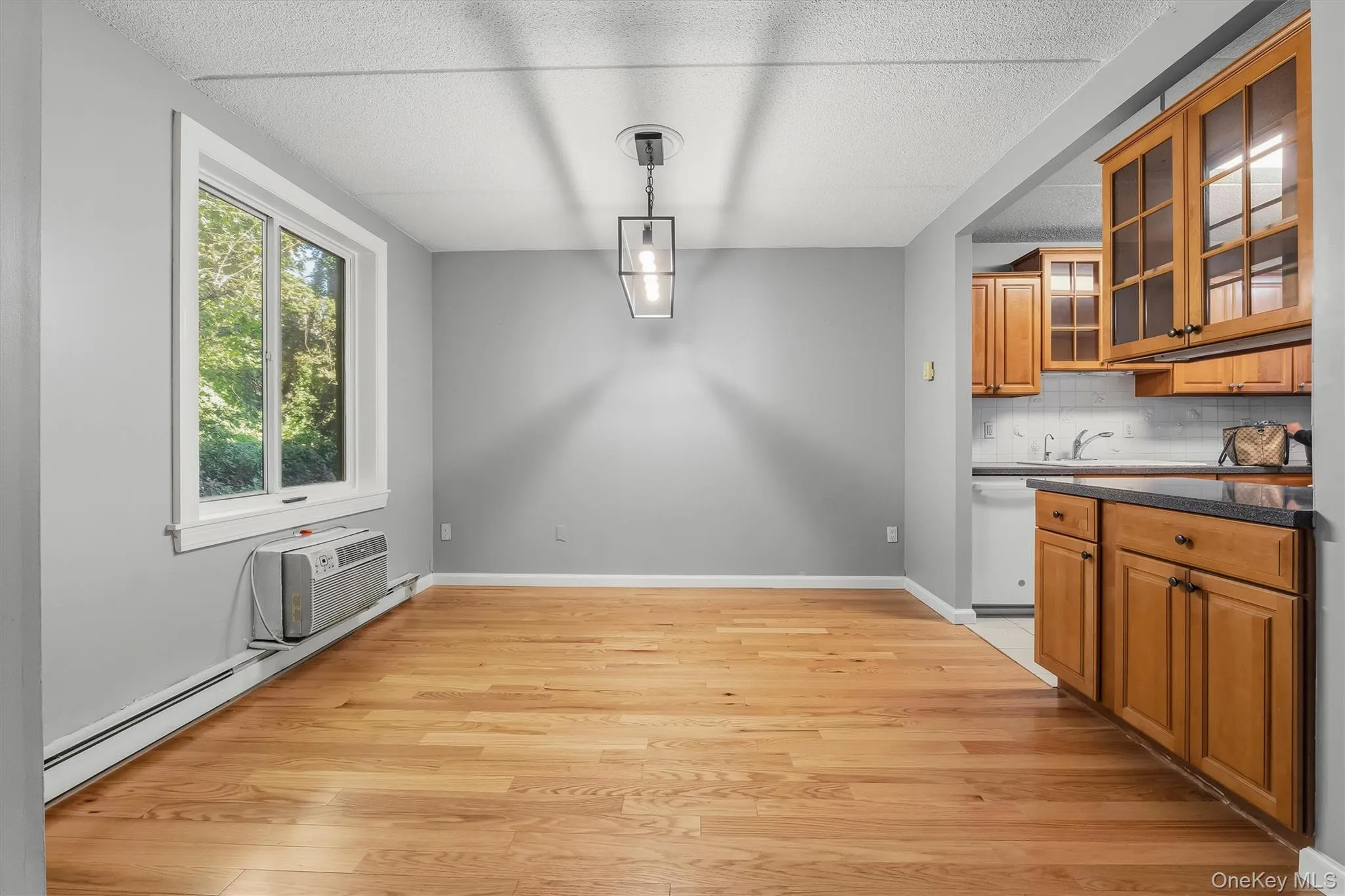 130 Colonial Parkway, Yonkers, NY, 2 Bedrooms Bedrooms, 5 Rooms Rooms,2 BathroomsBathrooms,Residential,For Rent,Colonial,0,1044635 130 Colonial Parkway, Yonkers, NY, 2 Bedrooms Bedrooms, 5 Rooms Rooms,2 BathroomsBathrooms,Residential,For Rent,Colonial,0,1044635