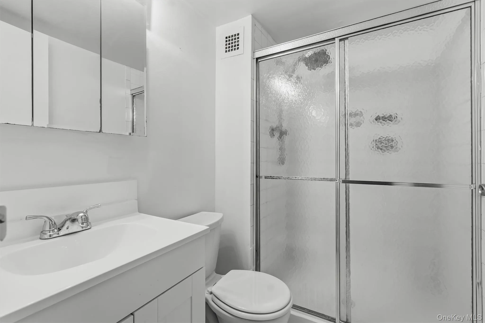 130 Colonial Parkway, Yonkers, NY, 2 Bedrooms Bedrooms, 5 Rooms Rooms,2 BathroomsBathrooms,Residential,For Rent,Colonial,0,1044635 130 Colonial Parkway, Yonkers, NY, 2 Bedrooms Bedrooms, 5 Rooms Rooms,2 BathroomsBathrooms,Residential,For Rent,Colonial,0,1044635