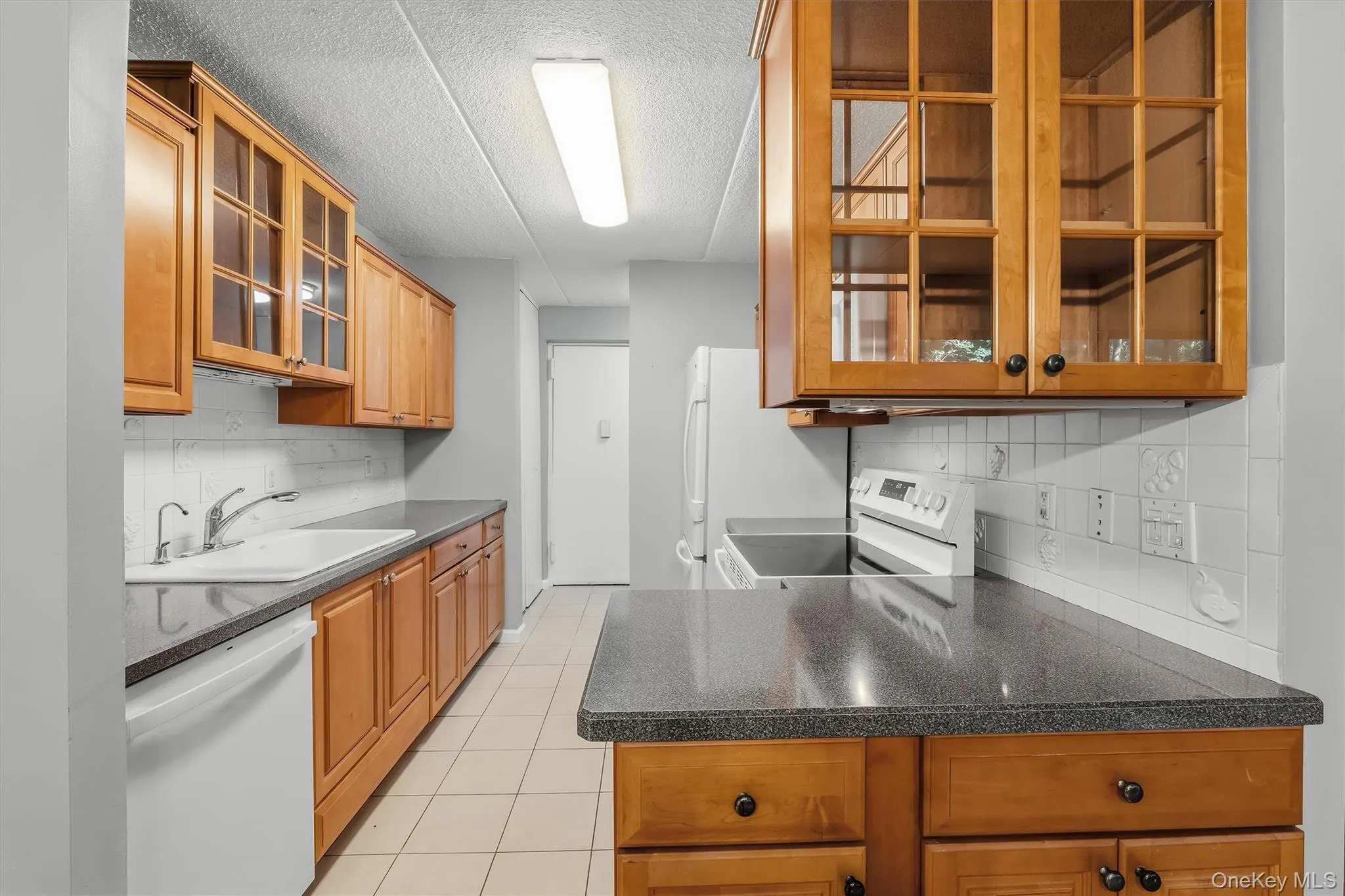 130 Colonial Parkway, Yonkers, NY, 2 Bedrooms Bedrooms, 5 Rooms Rooms,2 BathroomsBathrooms,Residential,For Rent,Colonial,0,1044635 130 Colonial Parkway, Yonkers, NY, 2 Bedrooms Bedrooms, 5 Rooms Rooms,2 BathroomsBathrooms,Residential,For Rent,Colonial,0,1044635
