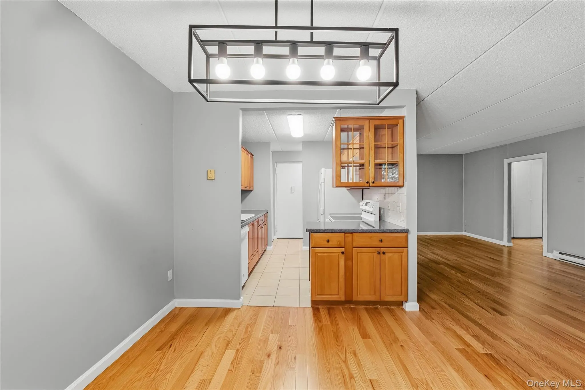 130 Colonial Parkway, Yonkers, NY, 2 Bedrooms Bedrooms, 5 Rooms Rooms,2 BathroomsBathrooms,Residential,For Rent,Colonial,0,1044635 130 Colonial Parkway, Yonkers, NY, 2 Bedrooms Bedrooms, 5 Rooms Rooms,2 BathroomsBathrooms,Residential,For Rent,Colonial,0,1044635