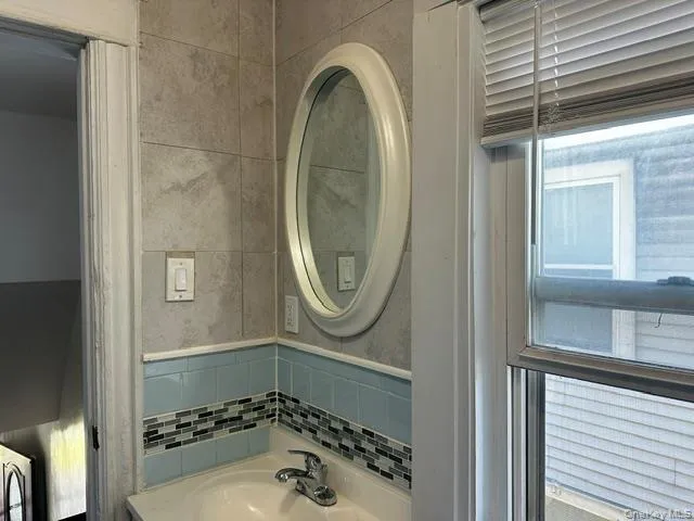 31 Harrison Street, Poughkeepsie, NY, 3 Bedrooms Bedrooms, 6 Rooms Rooms,1 BathroomBathrooms,Residential Lease,For Rent,Harrison,0,1044638 31 Harrison Street, Poughkeepsie, NY, 3 Bedrooms Bedrooms, 6 Rooms Rooms,1 BathroomBathrooms,Residential Lease,For Rent,Harrison,0,1044638