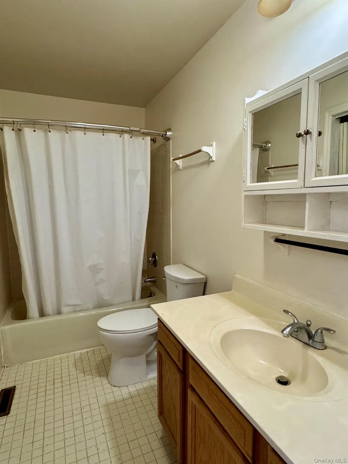 47 Brick Pond Road, Middletown, NY, 2 Bedrooms Bedrooms, 5 Rooms Rooms,1 BathroomBathrooms,Residential Lease,For Rent,Brick Pond,0,1044647 47 Brick Pond Road, Middletown, NY, 2 Bedrooms Bedrooms, 5 Rooms Rooms,1 BathroomBathrooms,Residential Lease,For Rent,Brick Pond,0,1044647