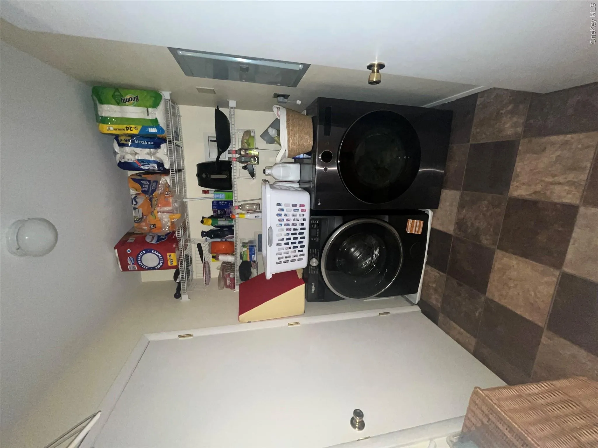 18 Deer Ct Drive, Middletown, NY, 2 Bedrooms Bedrooms, 7 Rooms Rooms,2 BathroomsBathrooms,Residential,For Rent,Deer Ct,0,1044653 18 Deer Ct Drive, Middletown, NY, 2 Bedrooms Bedrooms, 7 Rooms Rooms,2 BathroomsBathrooms,Residential,For Rent,Deer Ct,0,1044653