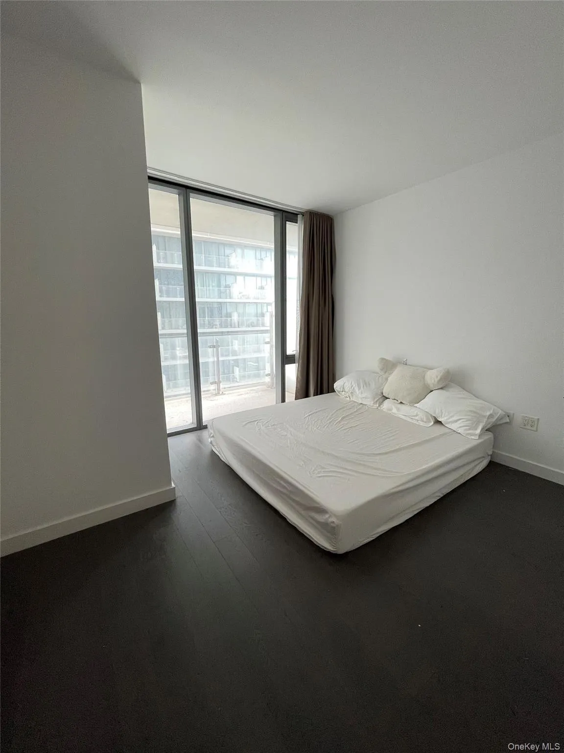 131-05 40th Road, New York, NY, 2 Bedrooms Bedrooms, 6 Rooms Rooms,2 BathroomsBathrooms,Residential,For Rent,40th,0,1044670 131-05 40th Road, New York, NY, 2 Bedrooms Bedrooms, 6 Rooms Rooms,2 BathroomsBathrooms,Residential,For Rent,40th,0,1044670