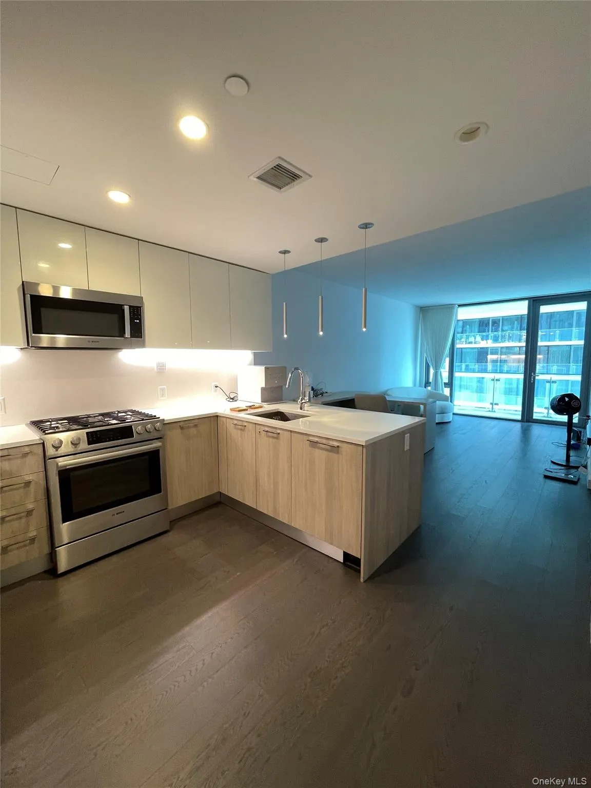 131-05 40th Road, New York, NY, 2 Bedrooms Bedrooms, 6 Rooms Rooms,2 BathroomsBathrooms,Residential,For Rent,40th,0,1044670 131-05 40th Road, New York, NY, 2 Bedrooms Bedrooms, 6 Rooms Rooms,2 BathroomsBathrooms,Residential,For Rent,40th,0,1044670