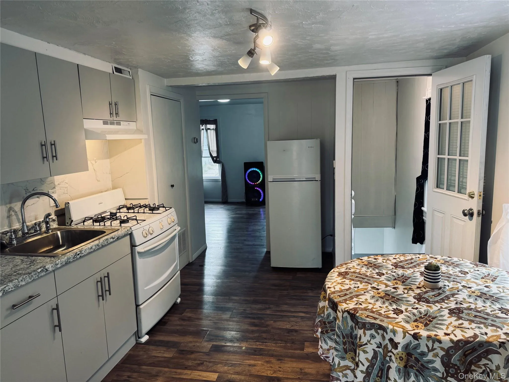 255 North Street, Middletown, NY, 3 Rooms Rooms,1 BathroomBathrooms,Residential Lease,For Rent,North,0,1044672 255 North Street, Middletown, NY, 3 Rooms Rooms,1 BathroomBathrooms,Residential Lease,For Rent,North,0,1044672