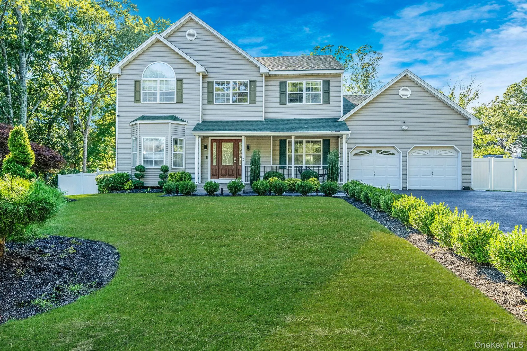 3 Embassy Road, Brookhaven, NY, 5 Bedrooms Bedrooms, 13 Rooms Rooms,3 BathroomsBathrooms,Residential Lease,For Rent,Embassy,0,1044673 3 Embassy Road, Brookhaven, NY, 5 Bedrooms Bedrooms, 13 Rooms Rooms,3 BathroomsBathrooms,Residential Lease,For Rent,Embassy,0,1044673