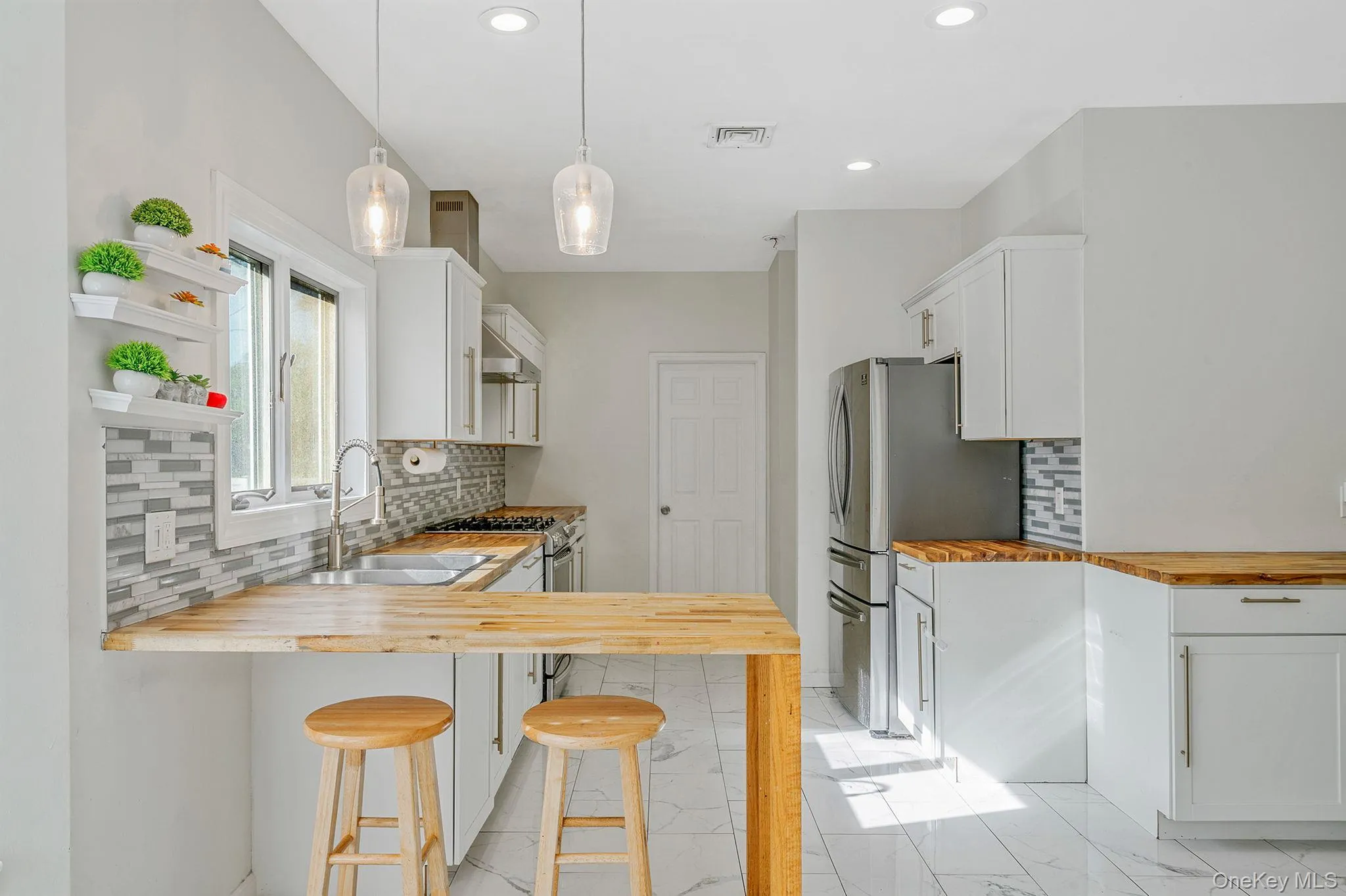 3 Embassy Road, Brookhaven, NY, 5 Bedrooms Bedrooms, 13 Rooms Rooms,3 BathroomsBathrooms,Residential Lease,For Rent,Embassy,0,1044673 3 Embassy Road, Brookhaven, NY, 5 Bedrooms Bedrooms, 13 Rooms Rooms,3 BathroomsBathrooms,Residential Lease,For Rent,Embassy,0,1044673