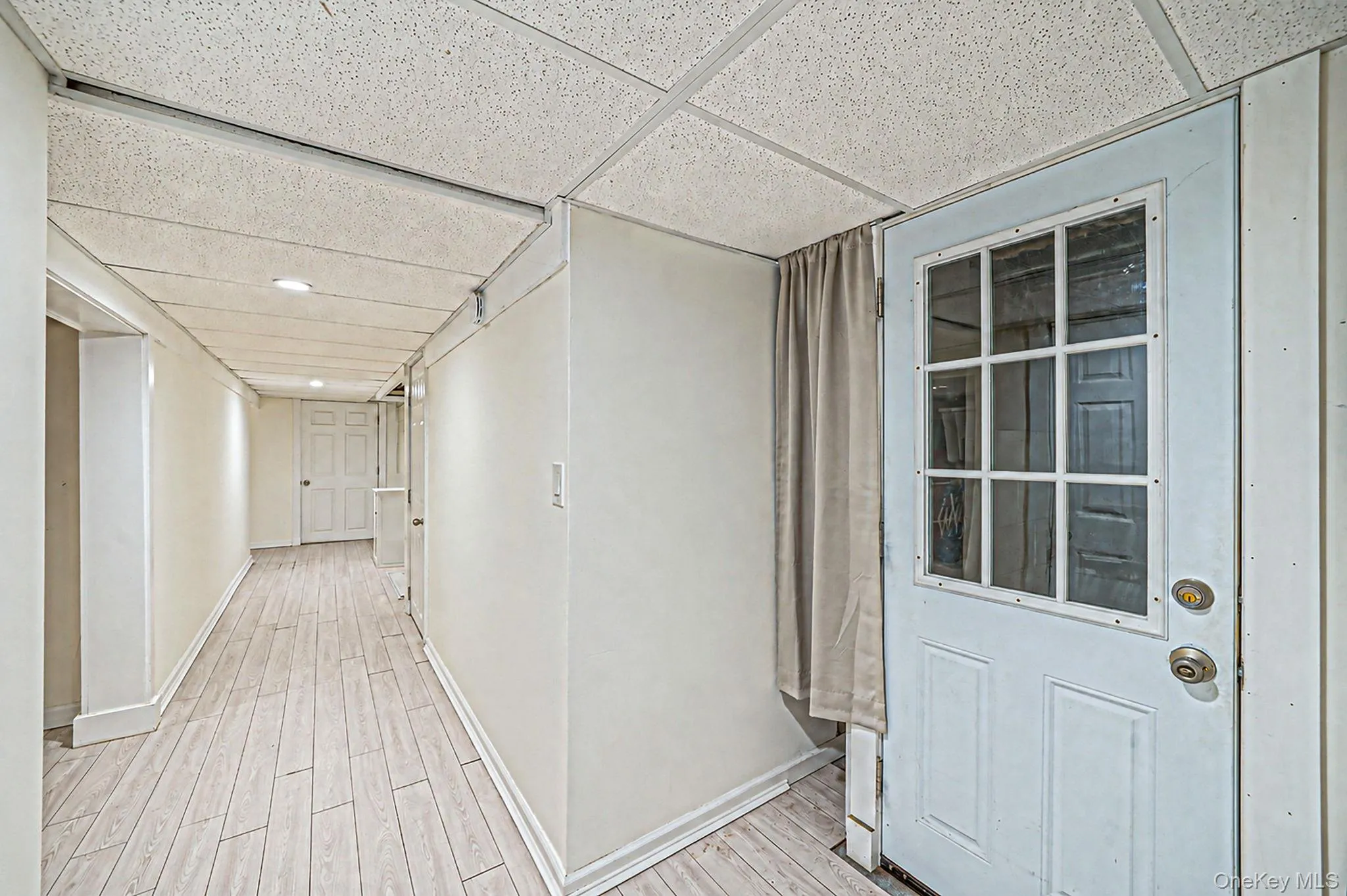 Separate Outside Entrance Separate Outside Entrance