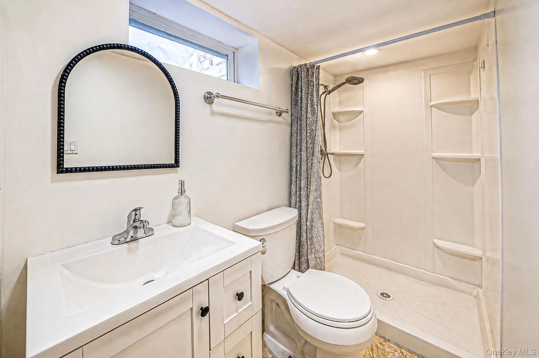 24 Alma Avenue, Brookhaven, NY, 2 Bedrooms Bedrooms, 5 Rooms Rooms,1 BathroomBathrooms,Residential,For Rent,Alma,0,1044686 24 Alma Avenue, Brookhaven, NY, 2 Bedrooms Bedrooms, 5 Rooms Rooms,1 BathroomBathrooms,Residential,For Rent,Alma,0,1044686
