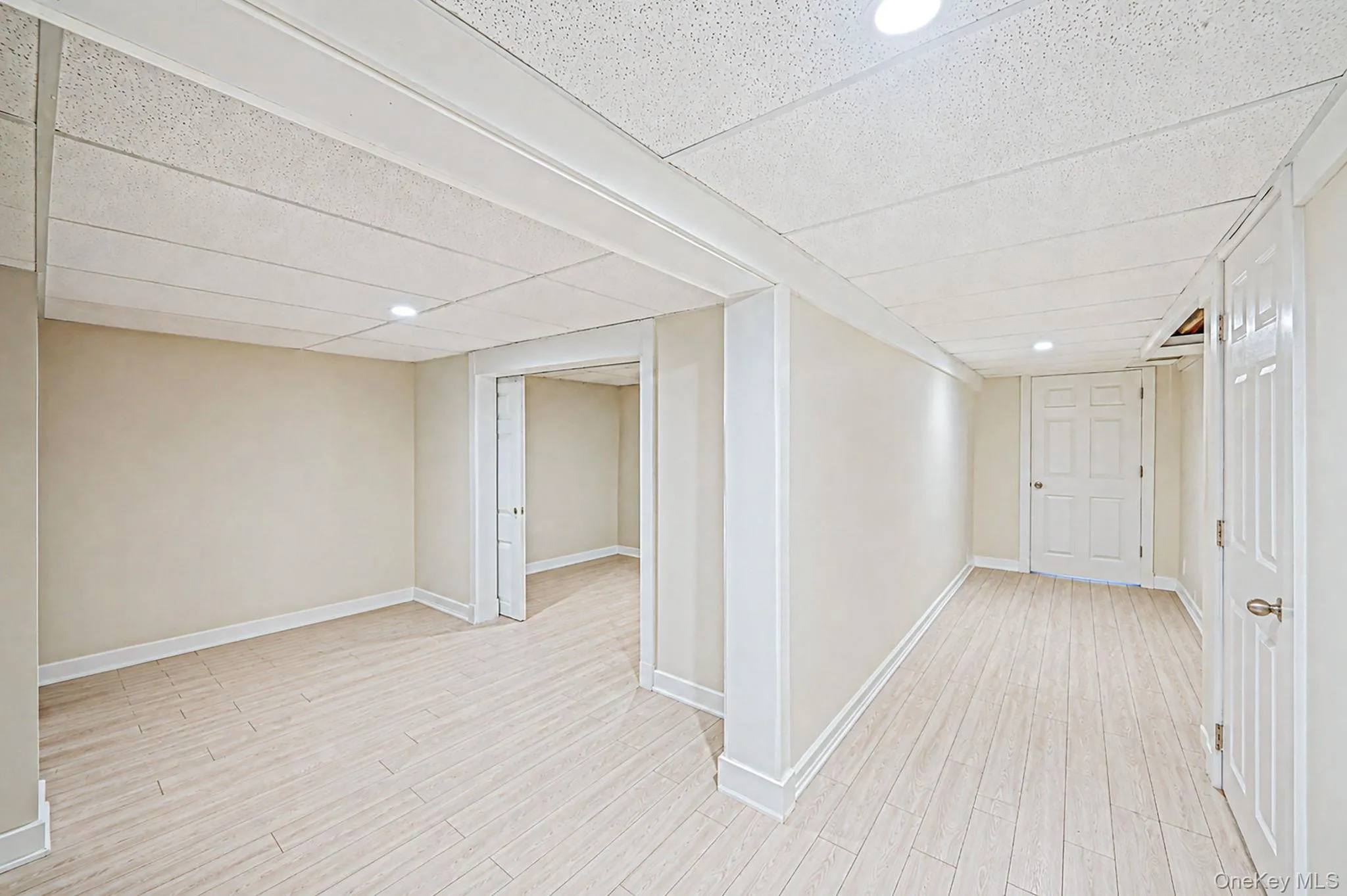 Visiting Guests? Bonus Room with Sliding Barn Door. Visiting Guests? Bonus Room with Sliding Barn Door.